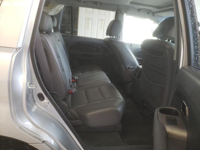 Photo 10 VIN: 5FNYF18526B002379 - HONDA PILOT 