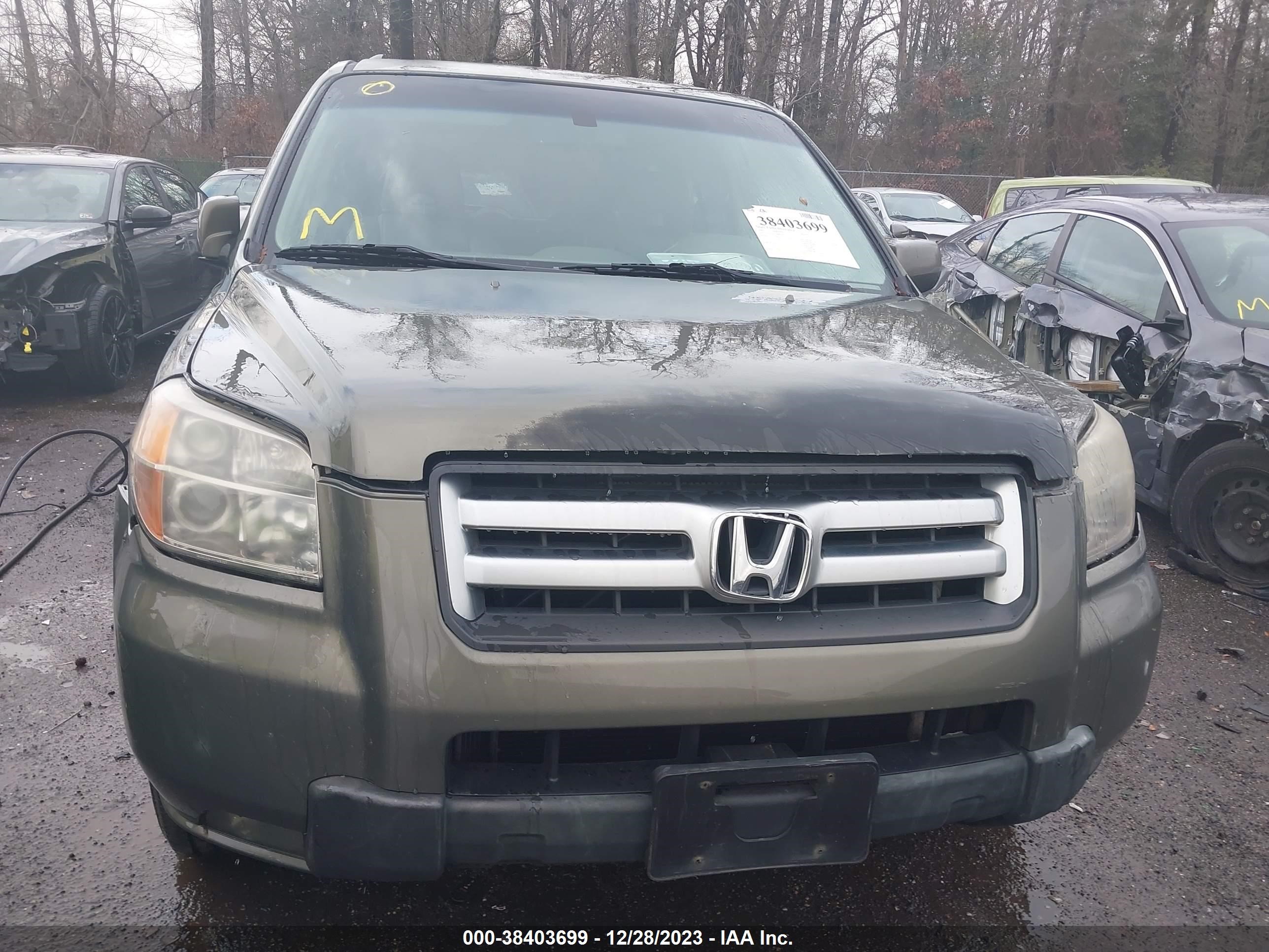 Photo 11 VIN: 5FNYF18527B003985 - HONDA PILOT 