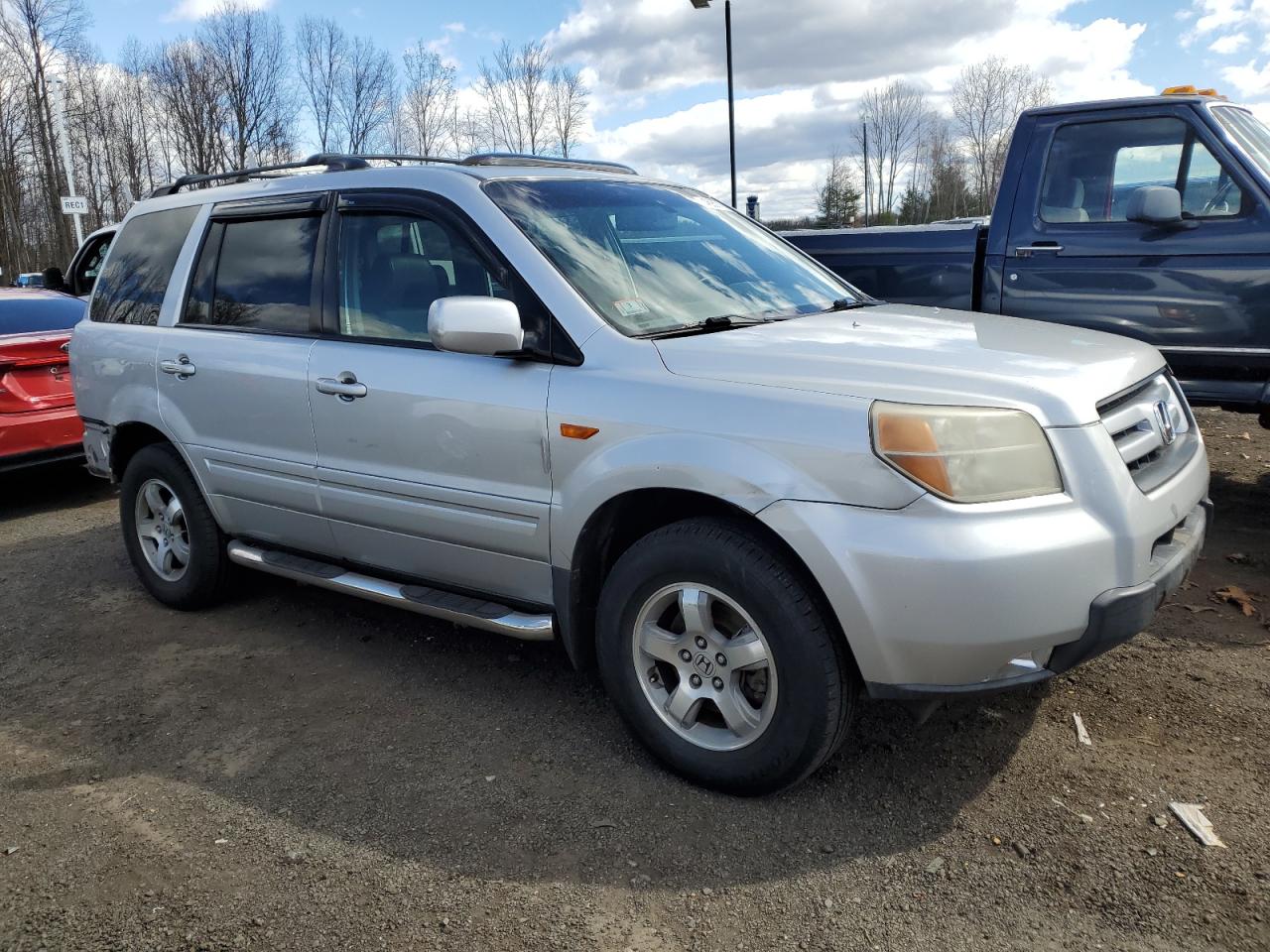 Photo 3 VIN: 5FNYF18528B005656 - HONDA PILOT 