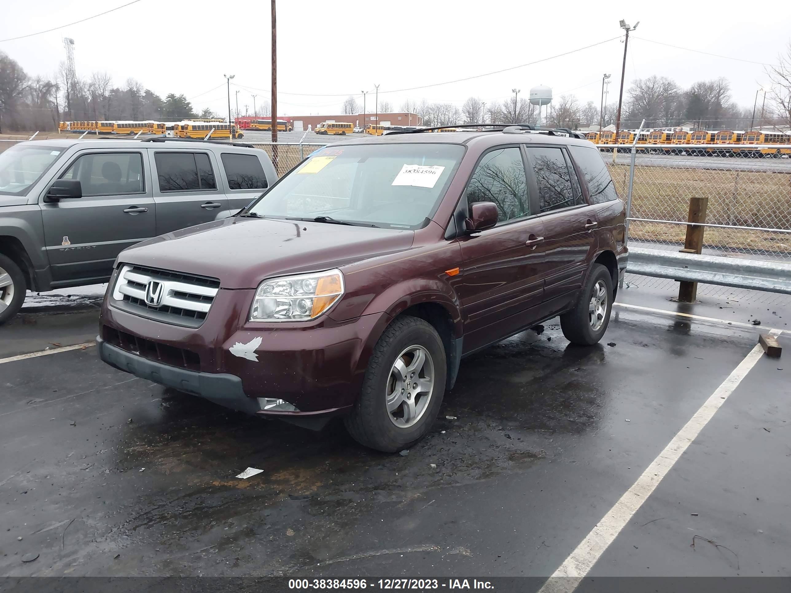 Photo 1 VIN: 5FNYF18528B019329 - HONDA PILOT 