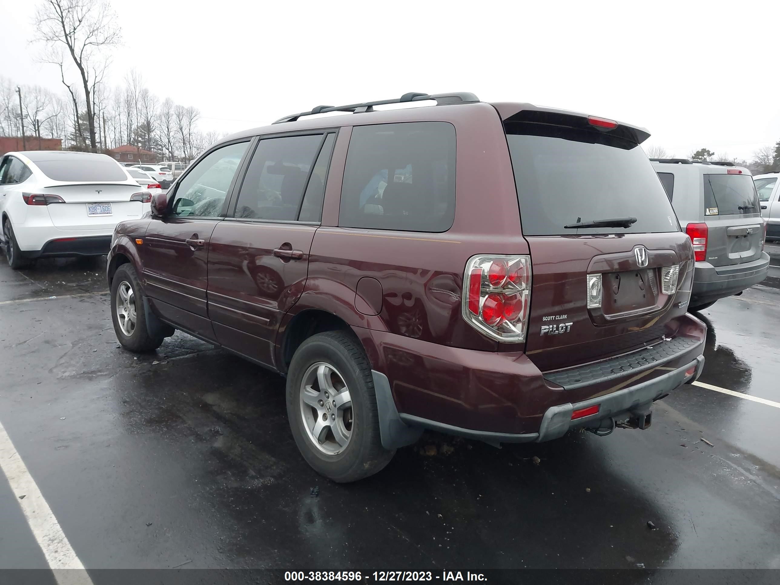 Photo 2 VIN: 5FNYF18528B019329 - HONDA PILOT 