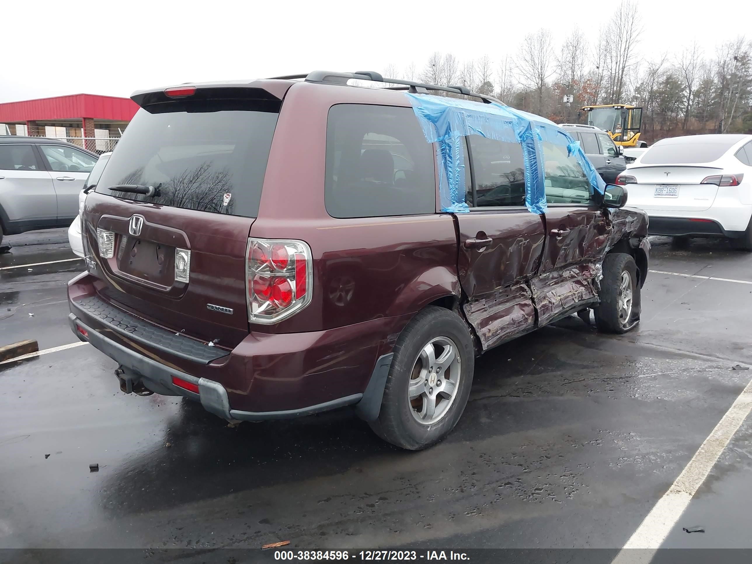 Photo 3 VIN: 5FNYF18528B019329 - HONDA PILOT 