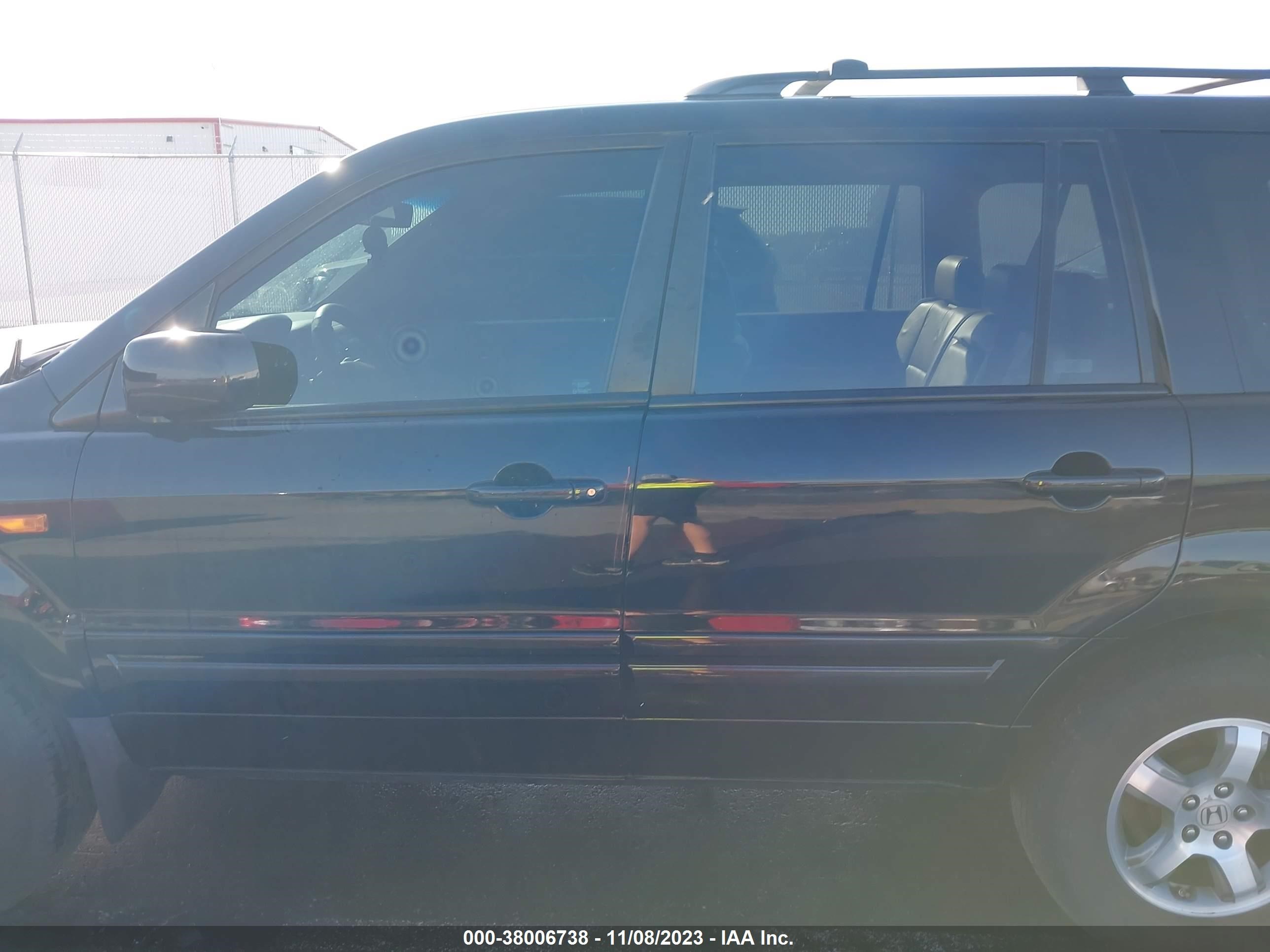 Photo 14 VIN: 5FNYF18537B009620 - HONDA PILOT 