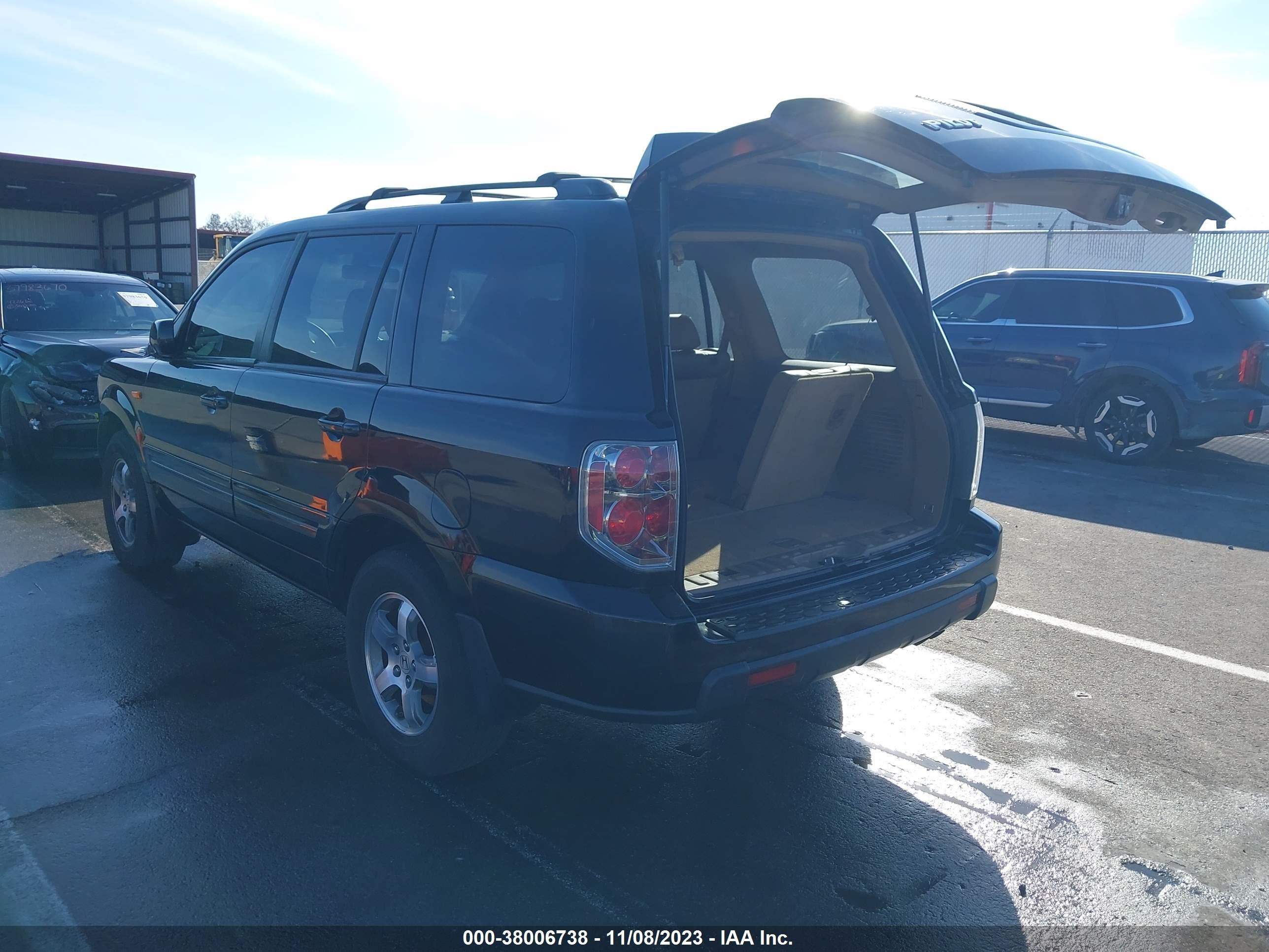 Photo 2 VIN: 5FNYF18537B009620 - HONDA PILOT 