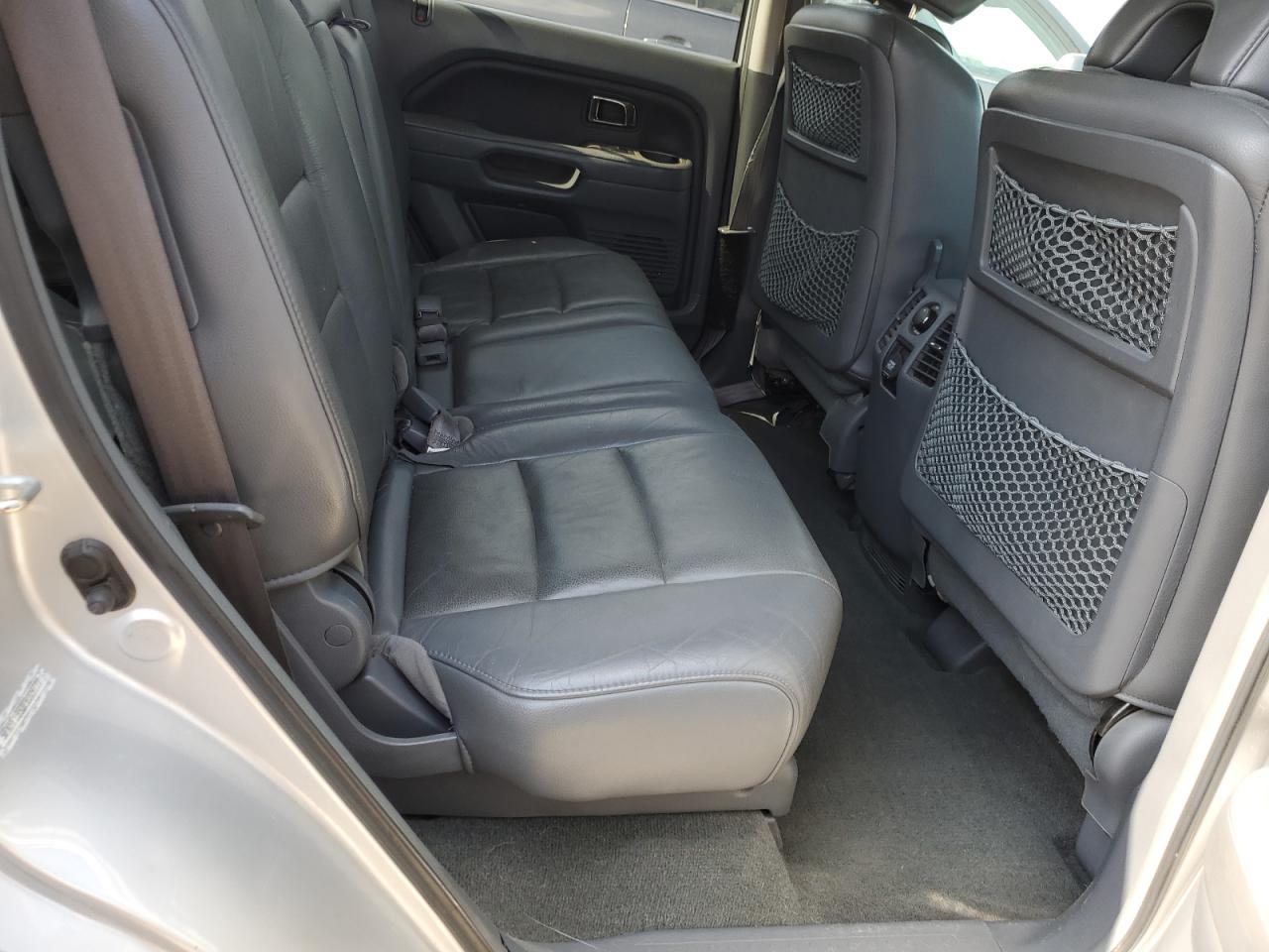 Photo 10 VIN: 5FNYF18537B009777 - HONDA PILOT 