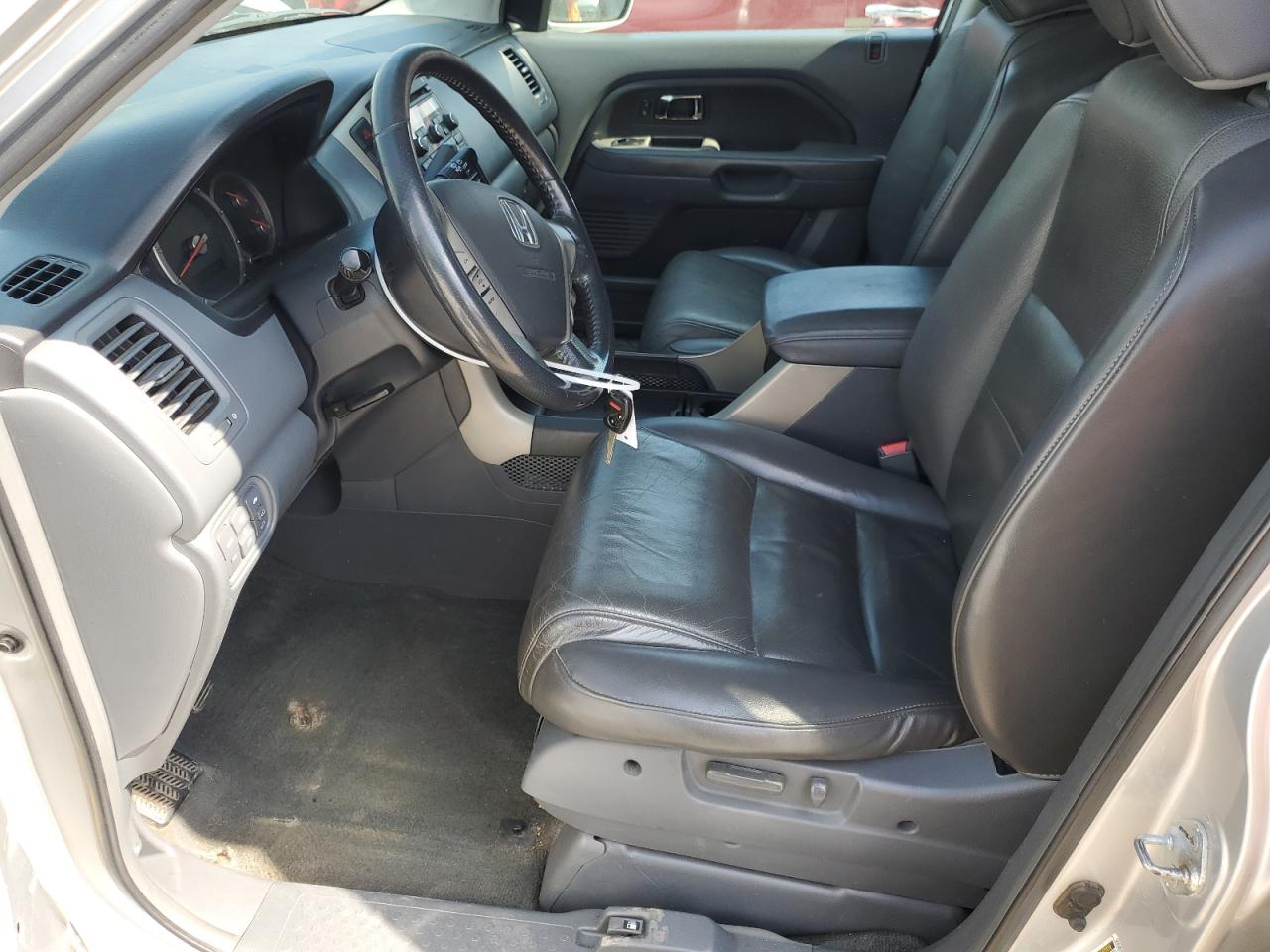 Photo 6 VIN: 5FNYF18537B009777 - HONDA PILOT 