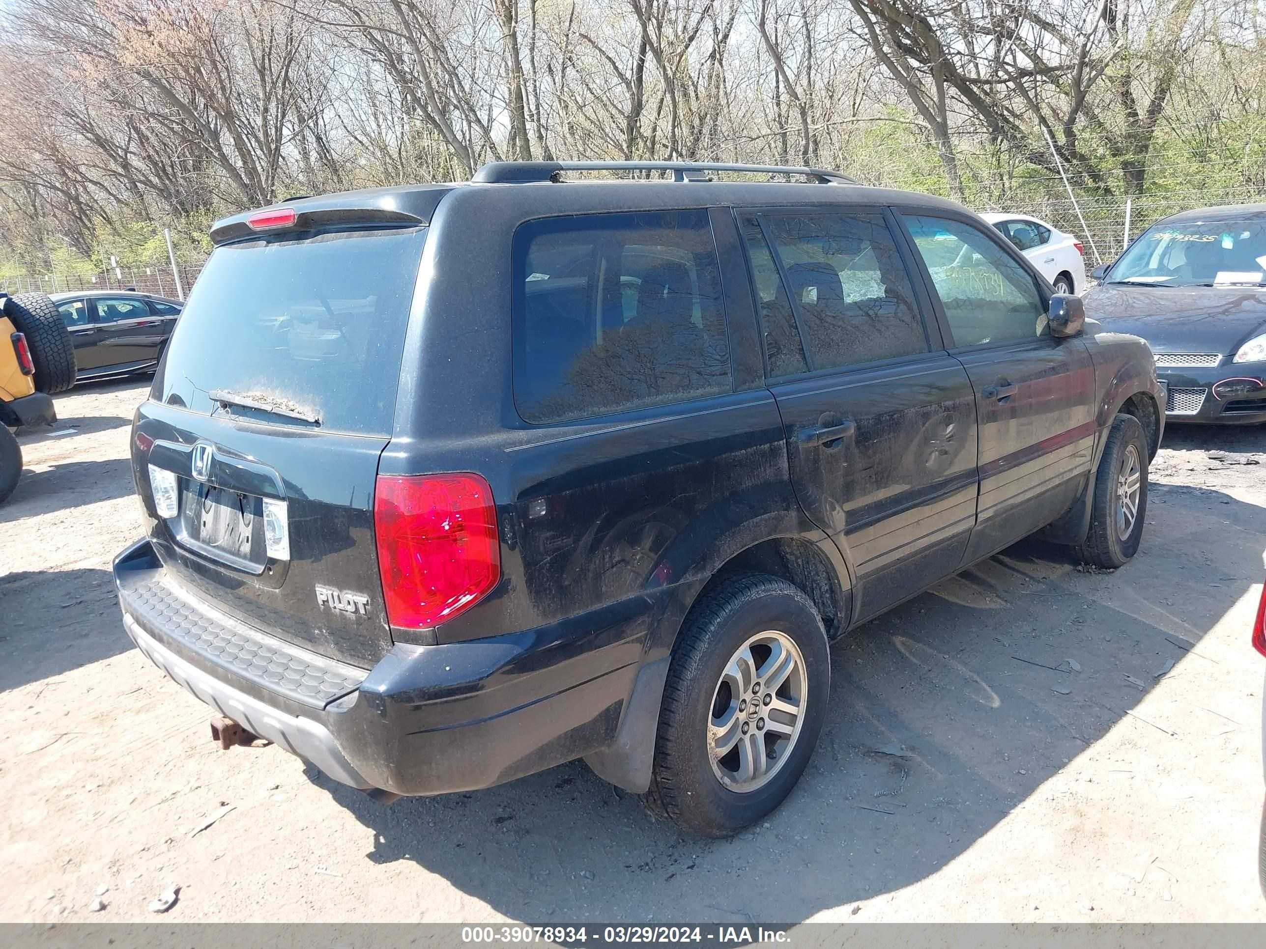 Photo 3 VIN: 5FNYF18545B016380 - HONDA PILOT 