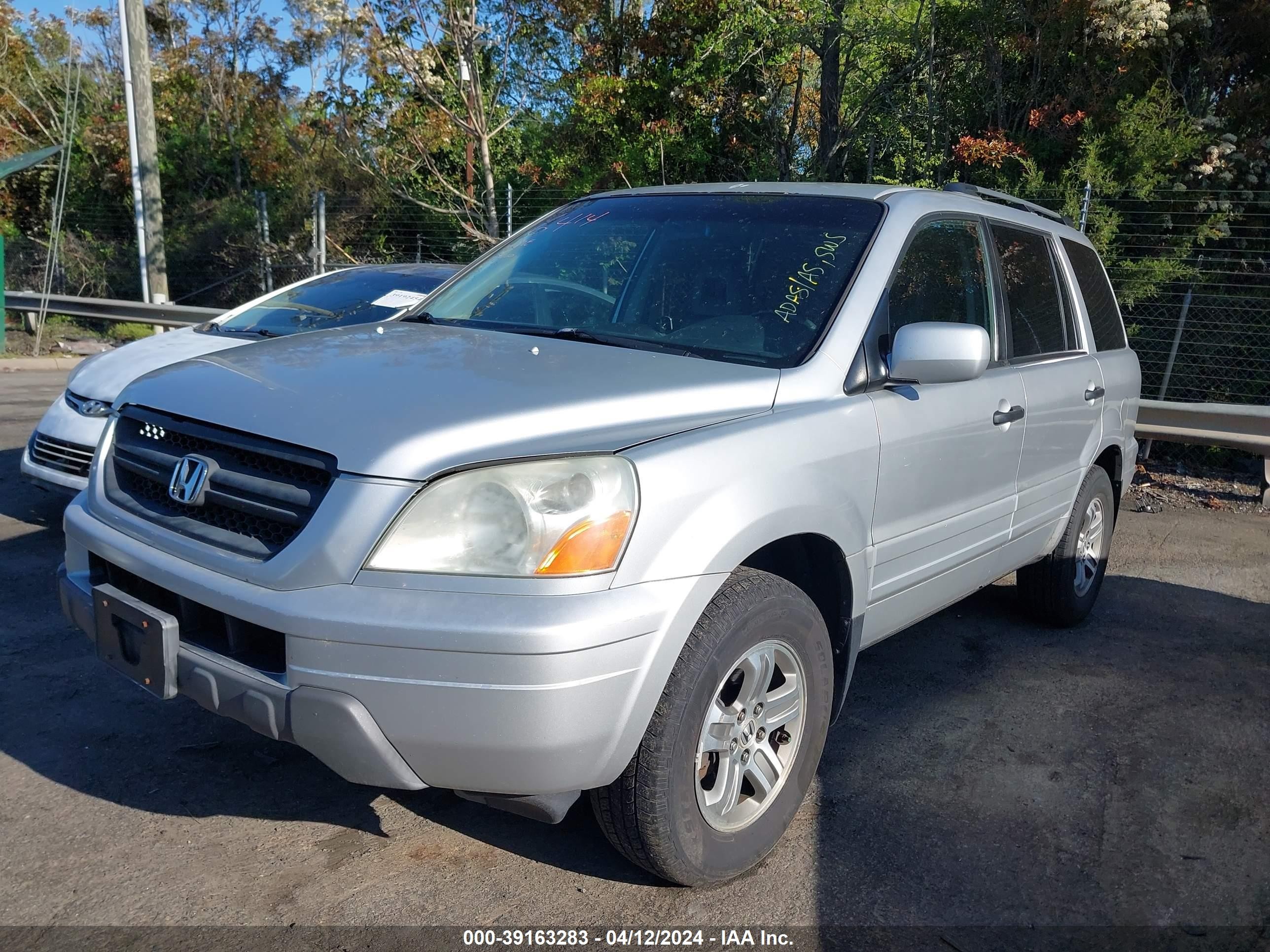 Photo 1 VIN: 5FNYF18545B051422 - HONDA PILOT 