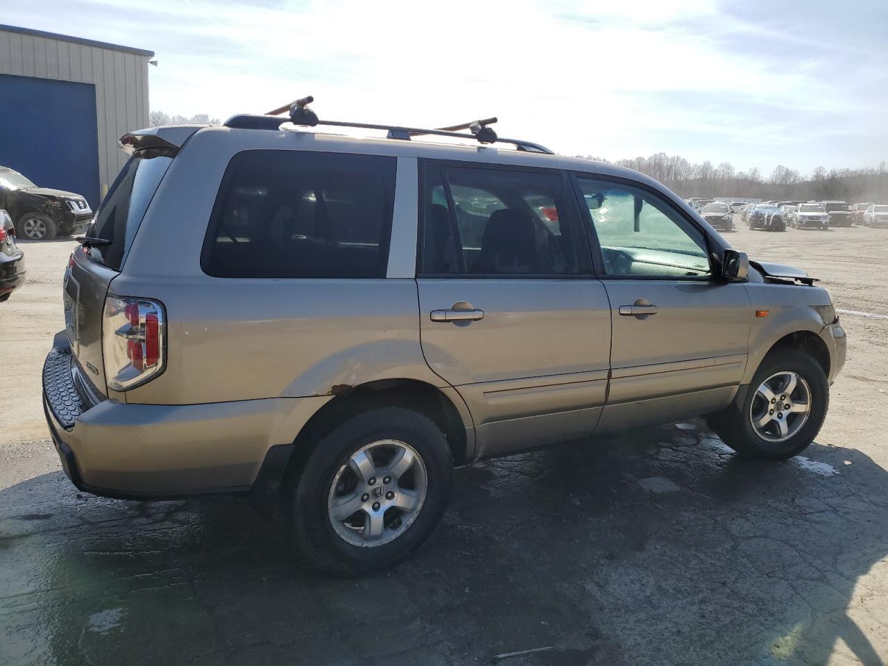 Photo 2 VIN: 5FNYF18546B007700 - HONDA PILOT 