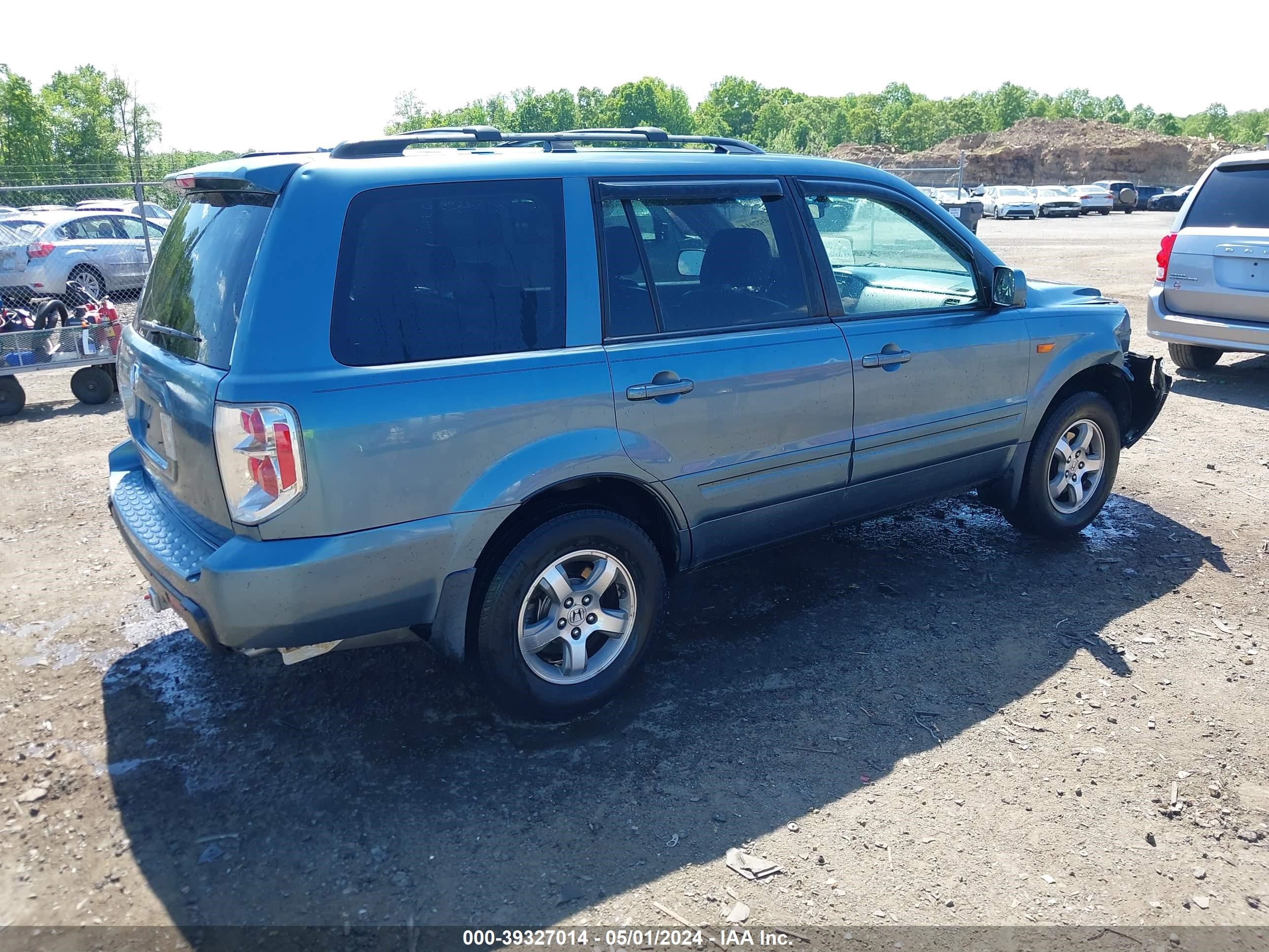 Photo 3 VIN: 5FNYF18546B007986 - HONDA PILOT 