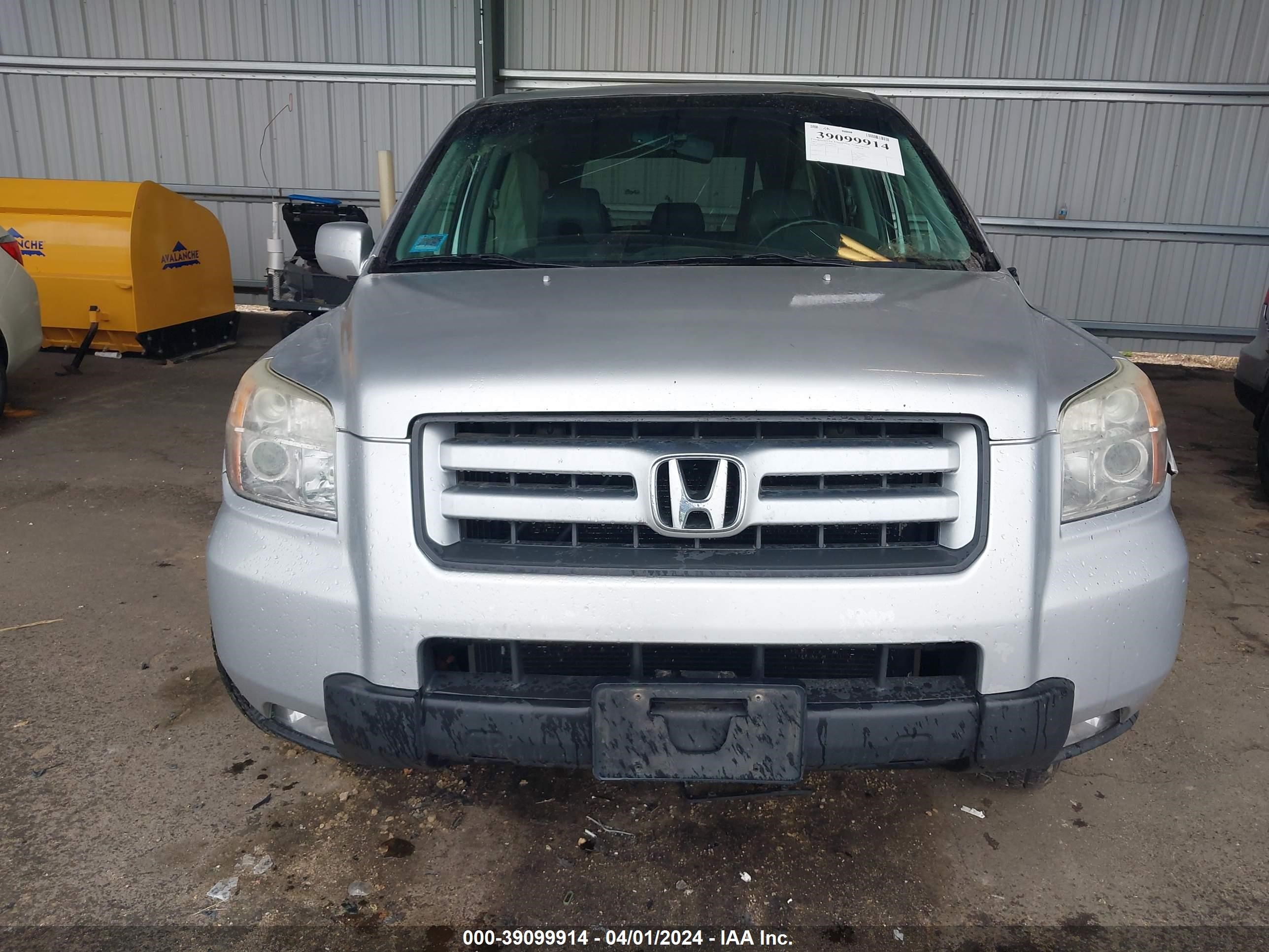 Photo 11 VIN: 5FNYF18547B006399 - HONDA PILOT 