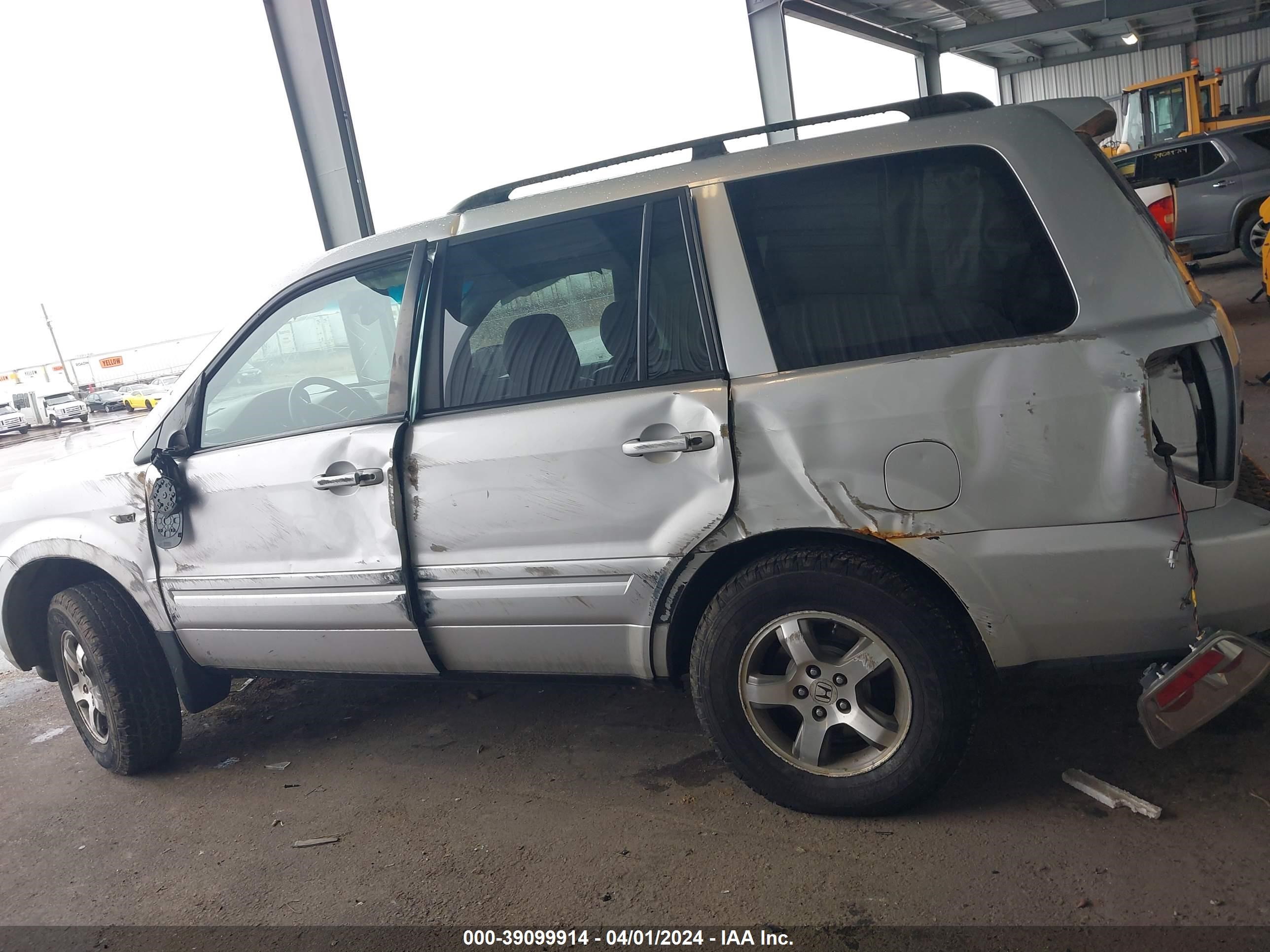 Photo 13 VIN: 5FNYF18547B006399 - HONDA PILOT 