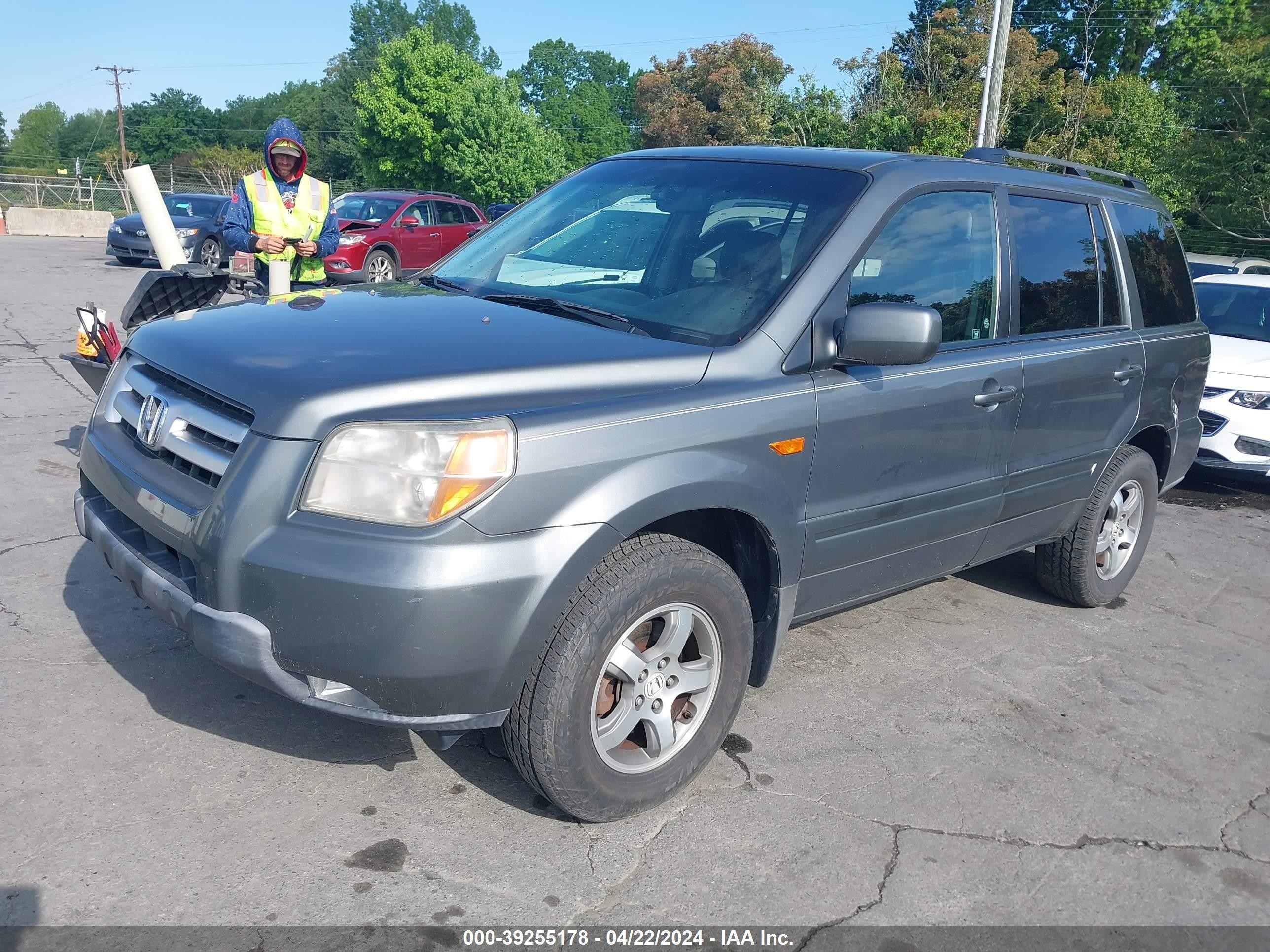 Photo 1 VIN: 5FNYF18558B032012 - HONDA PILOT EXL 