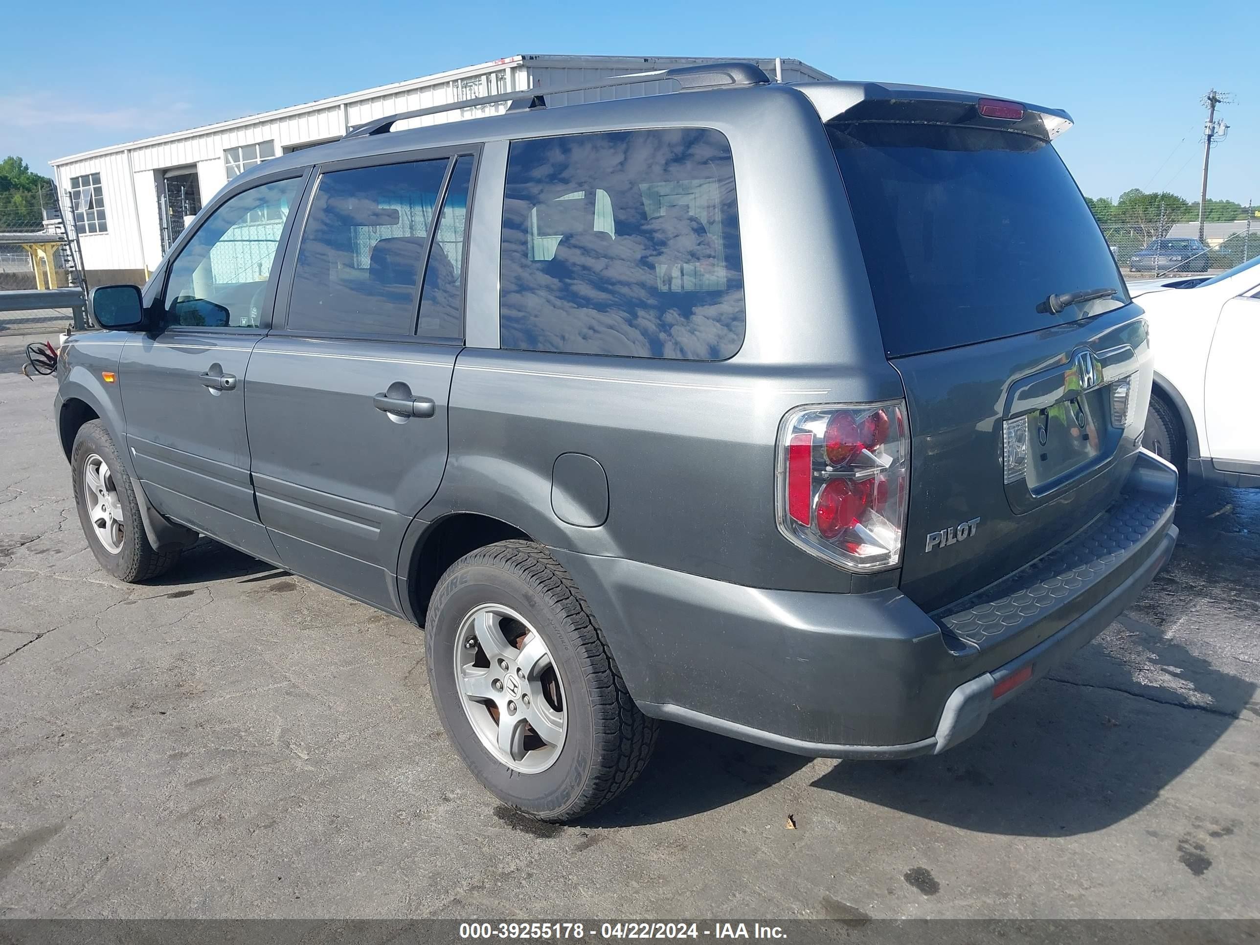 Photo 2 VIN: 5FNYF18558B032012 - HONDA PILOT EXL 