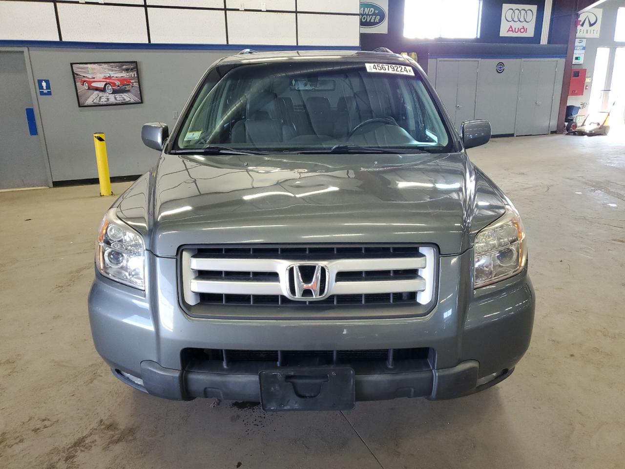 Photo 4 VIN: 5FNYF18558B040773 - HONDA PILOT 