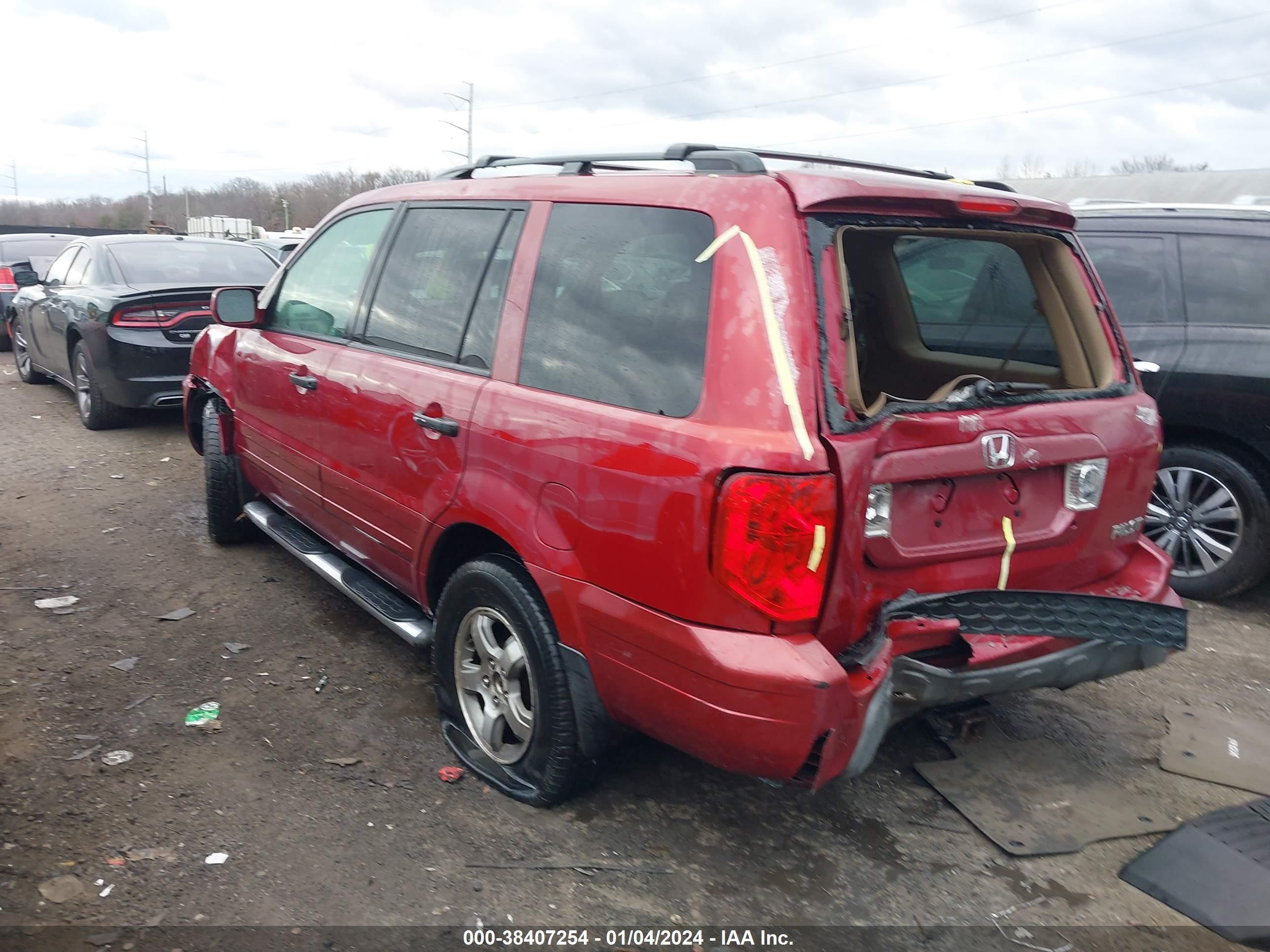 Photo 2 VIN: 5FNYF18564B001958 - HONDA PILOT 