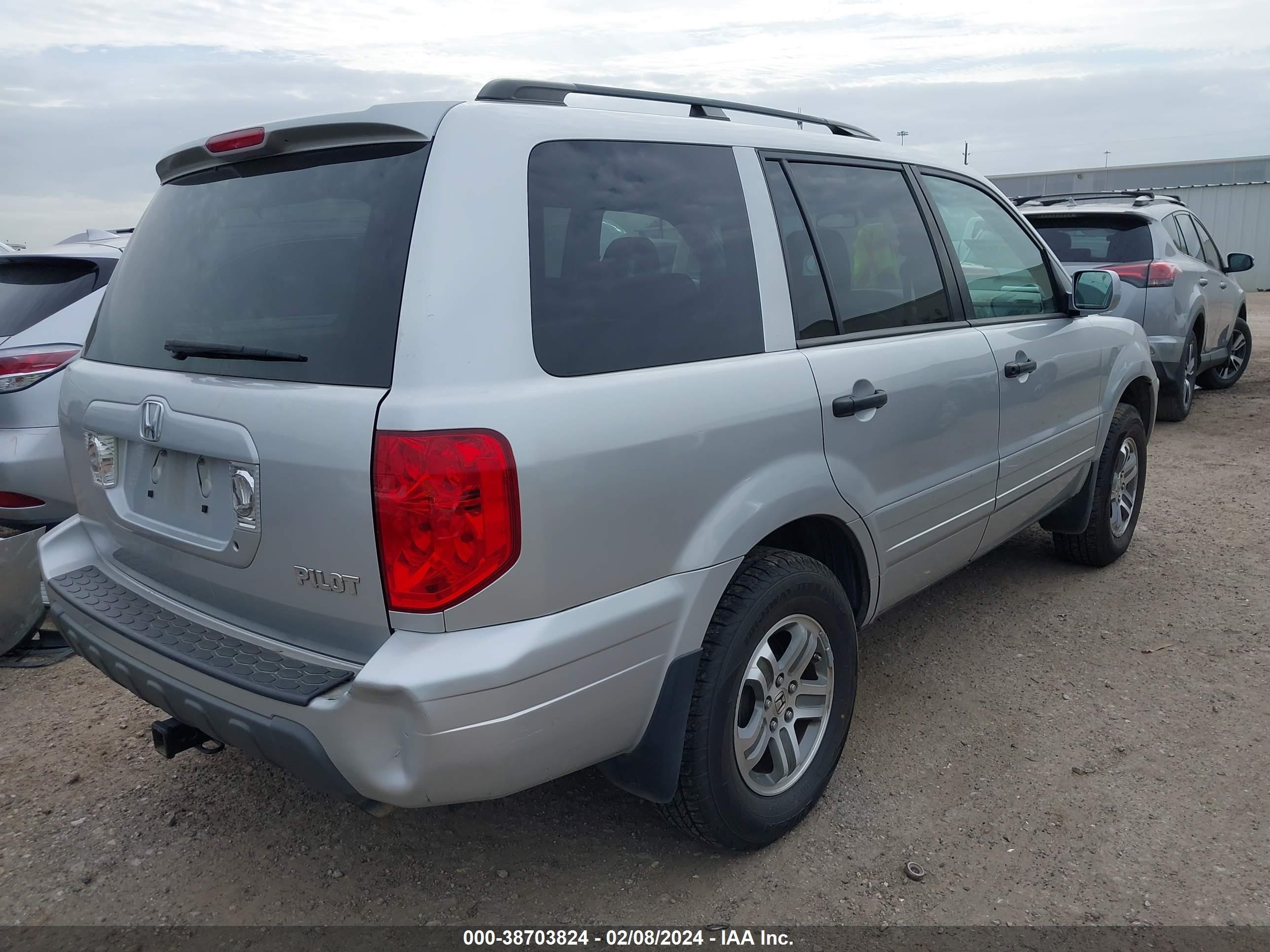 Photo 3 VIN: 5FNYF18565B045749 - HONDA PILOT 