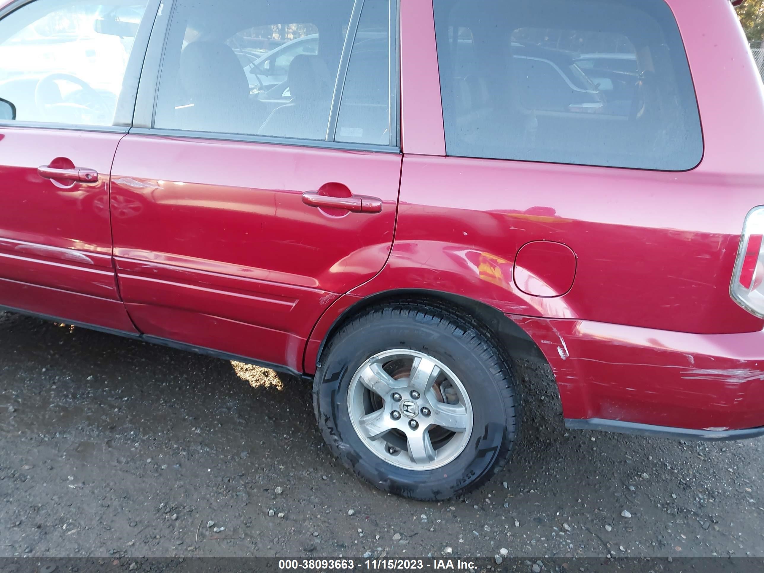 Photo 5 VIN: 5FNYF18566B006600 - HONDA PILOT 