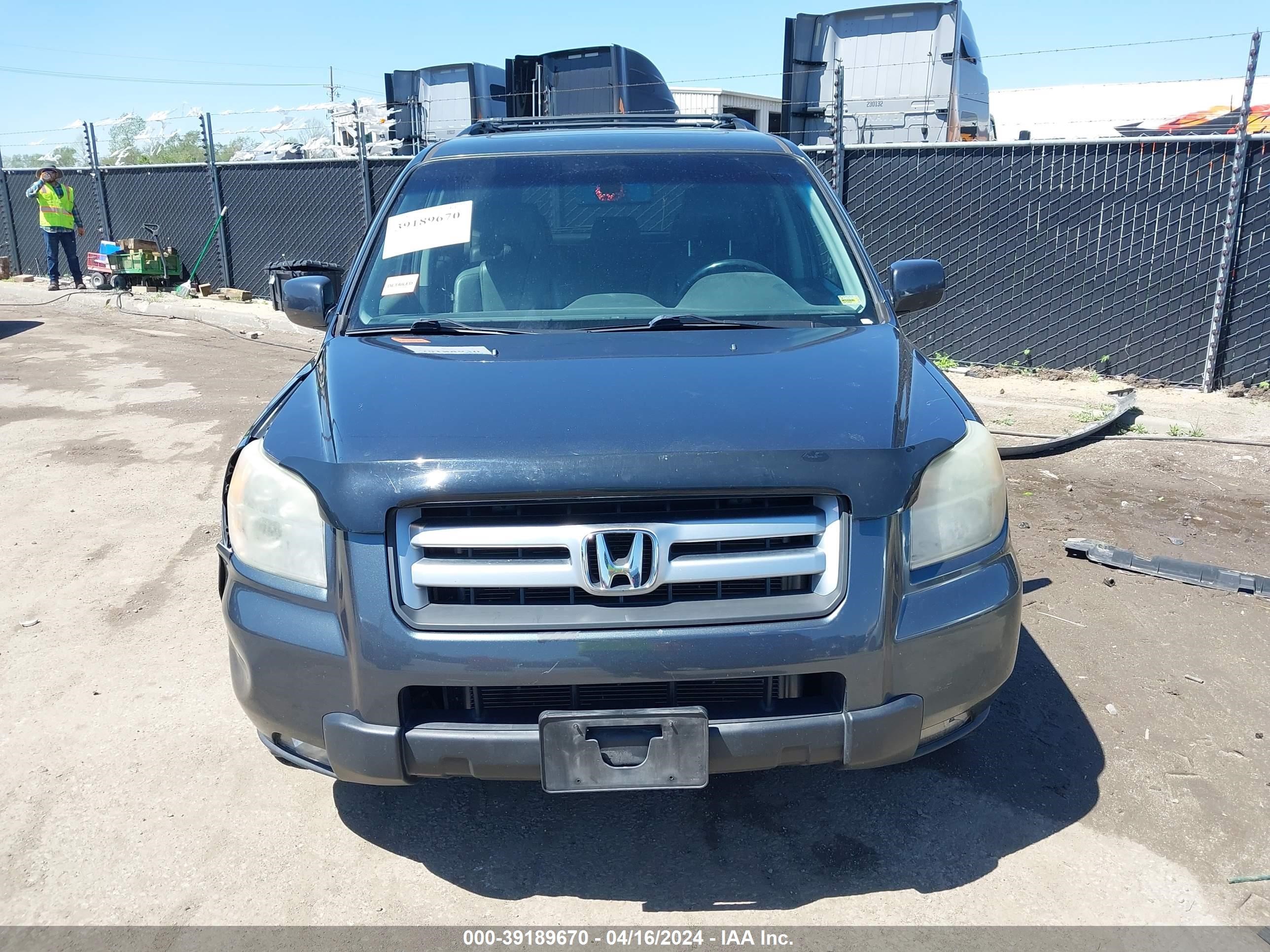 Photo 12 VIN: 5FNYF18566B012882 - HONDA PILOT 