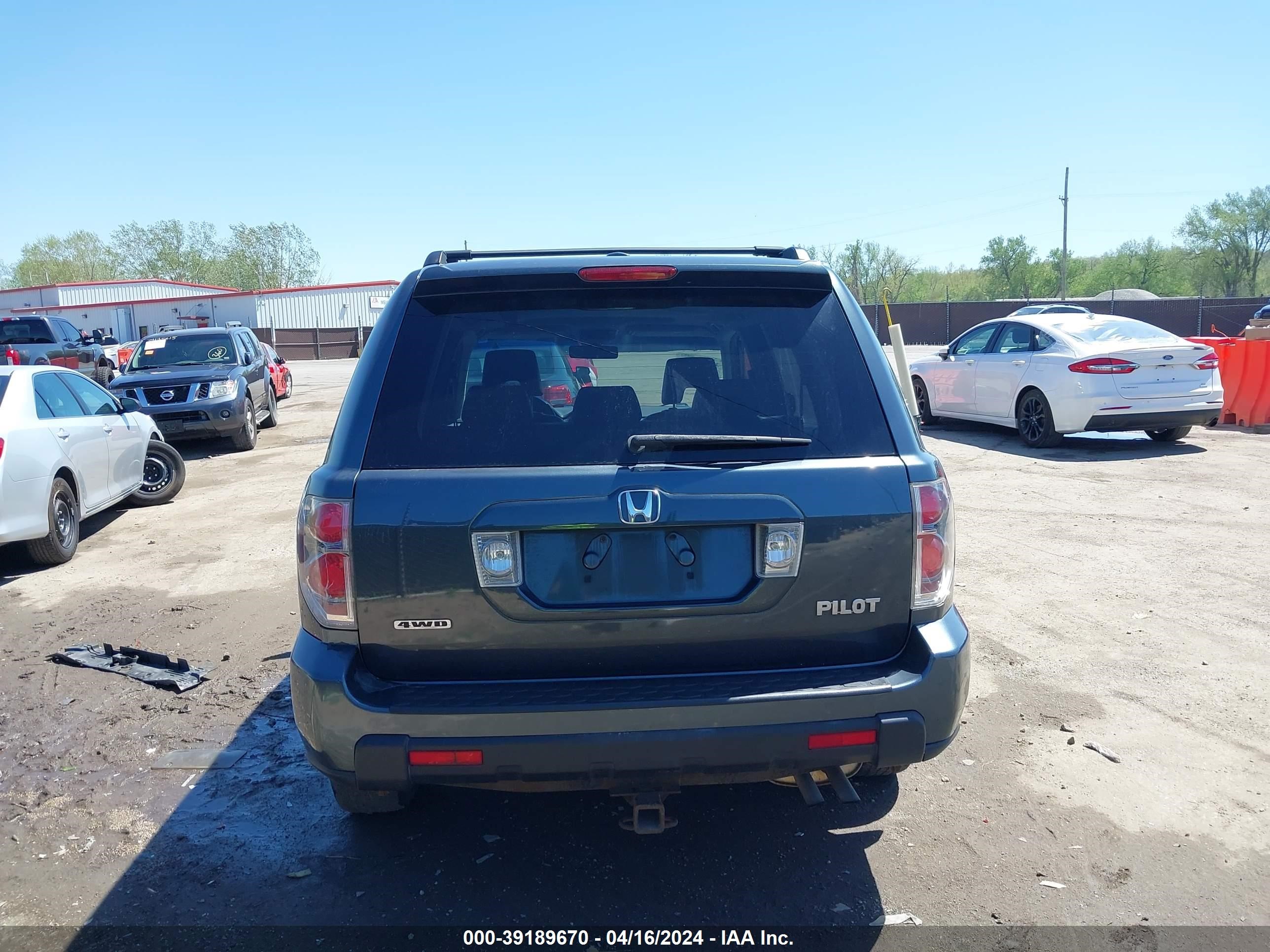 Photo 16 VIN: 5FNYF18566B012882 - HONDA PILOT 