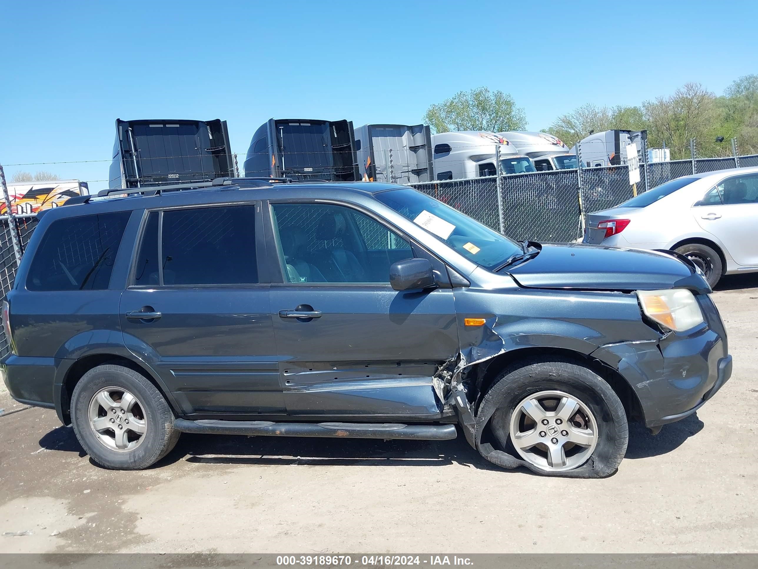 Photo 5 VIN: 5FNYF18566B012882 - HONDA PILOT 