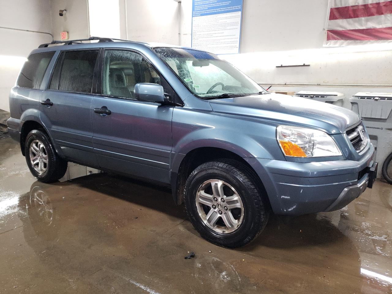 Photo 3 VIN: 5FNYF18575B047641 - HONDA PILOT 