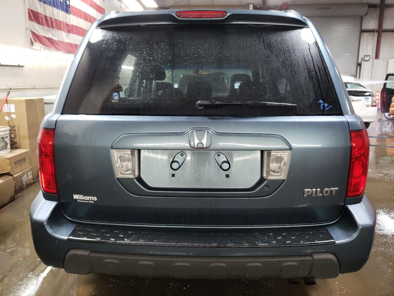 Photo 5 VIN: 5FNYF18575B047641 - HONDA PILOT 