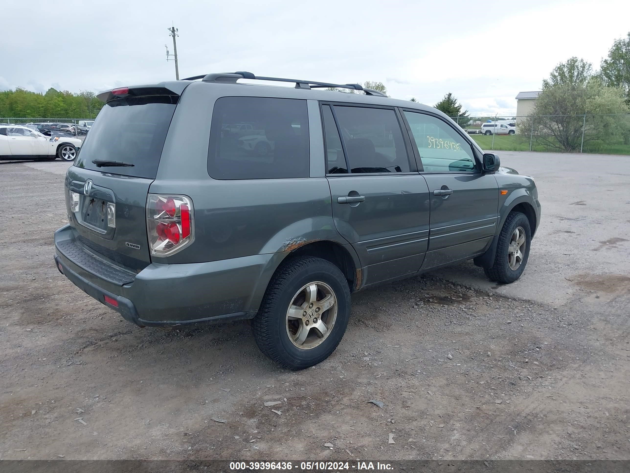 Photo 3 VIN: 5FNYF18578B025613 - HONDA PILOT 