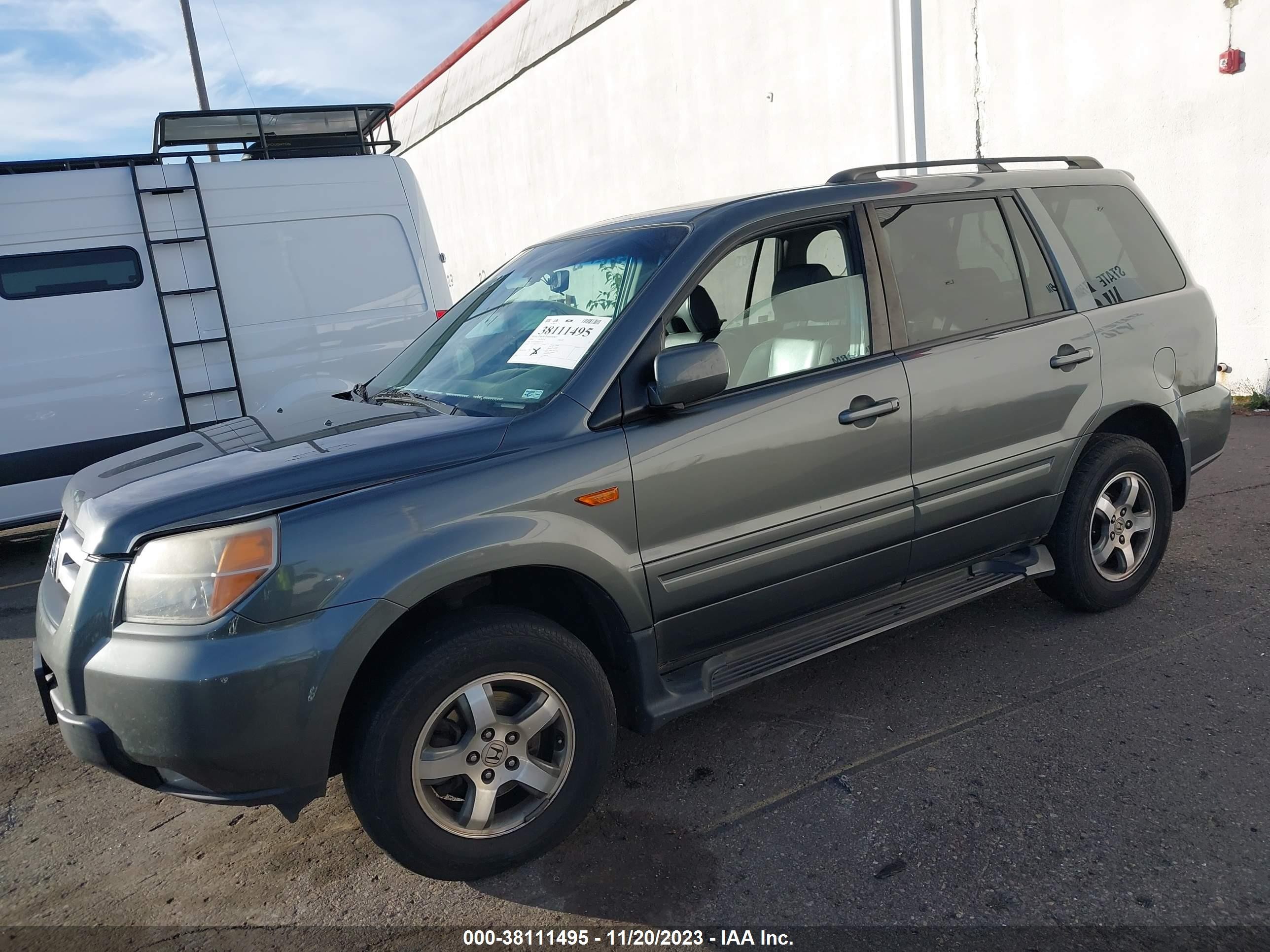 Photo 1 VIN: 5FNYF18588B021764 - HONDA PILOT 