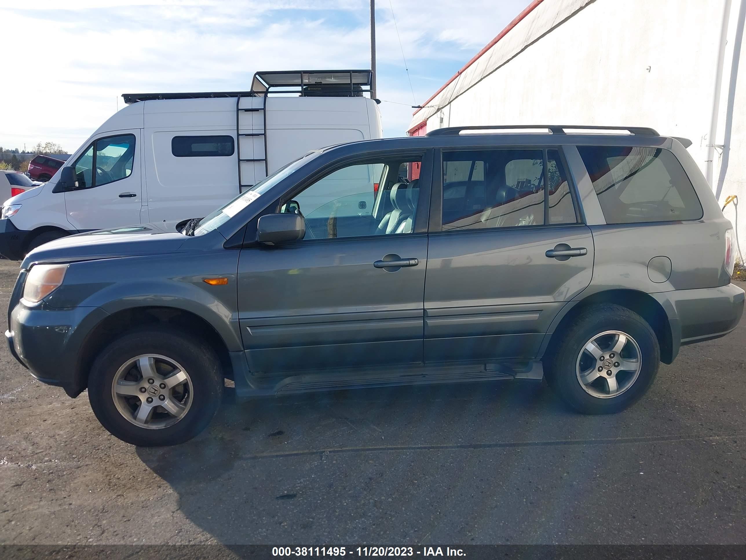 Photo 13 VIN: 5FNYF18588B021764 - HONDA PILOT 