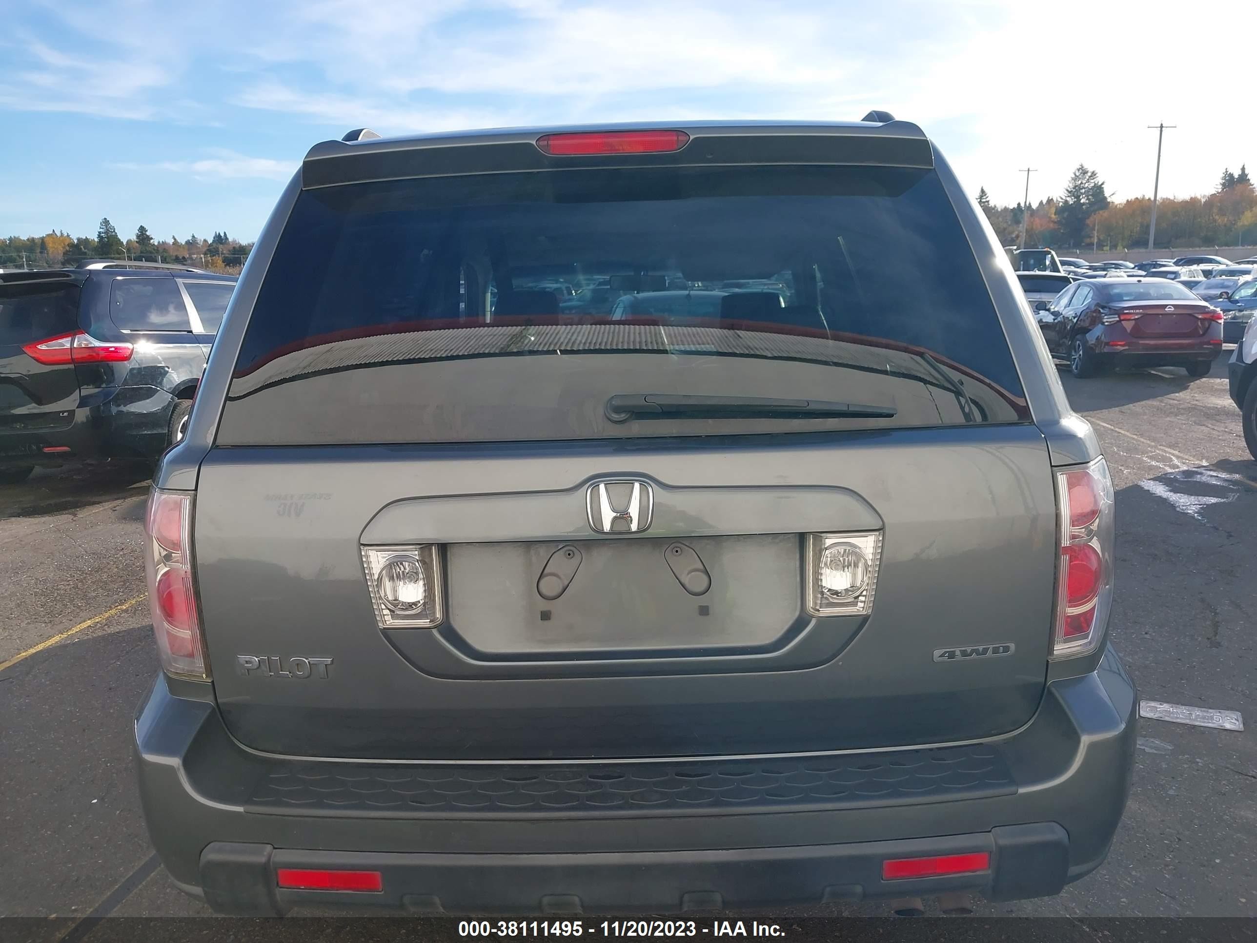 Photo 15 VIN: 5FNYF18588B021764 - HONDA PILOT 