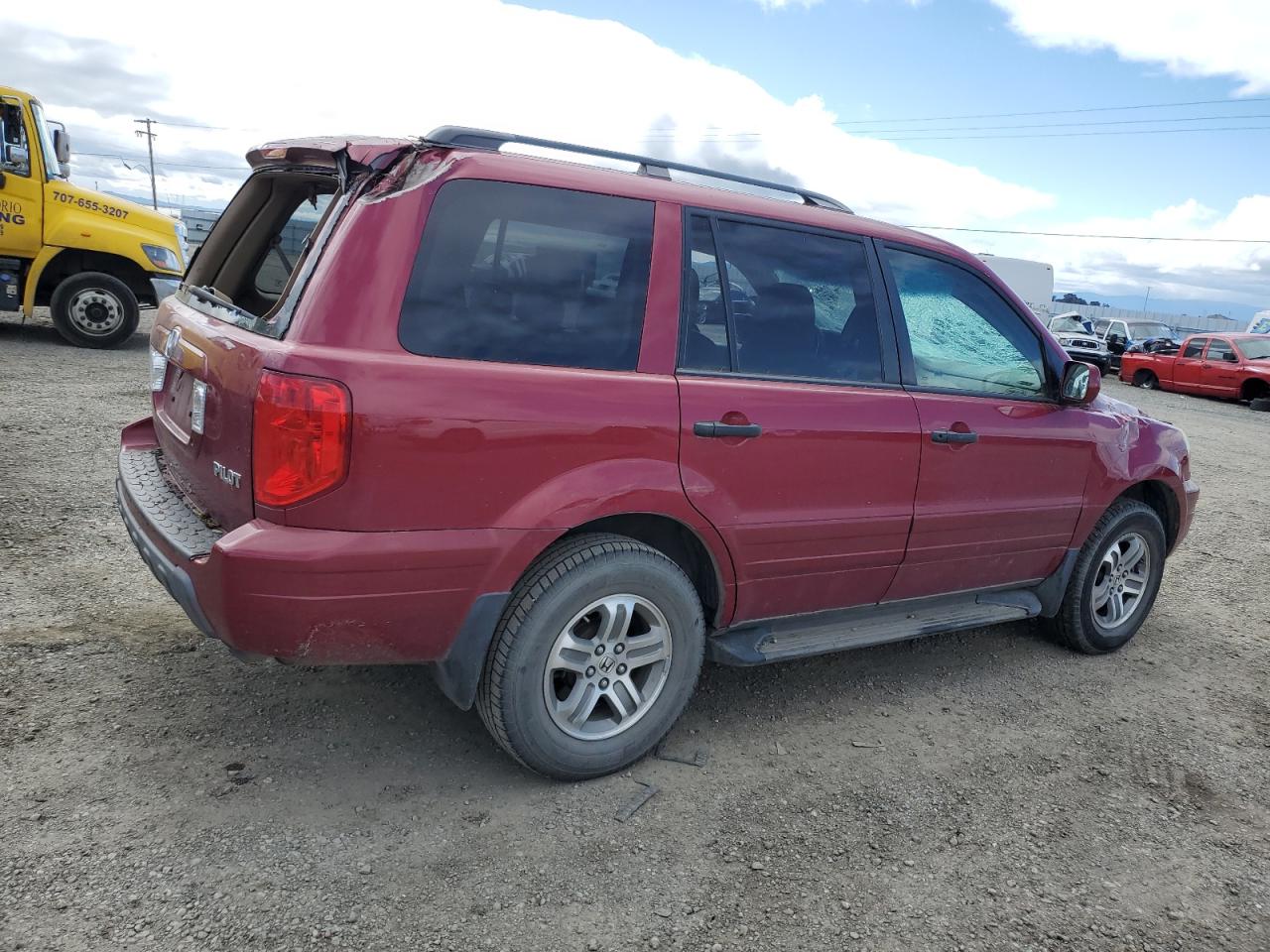 Photo 2 VIN: 5FNYF185X5B045821 - HONDA PILOT 