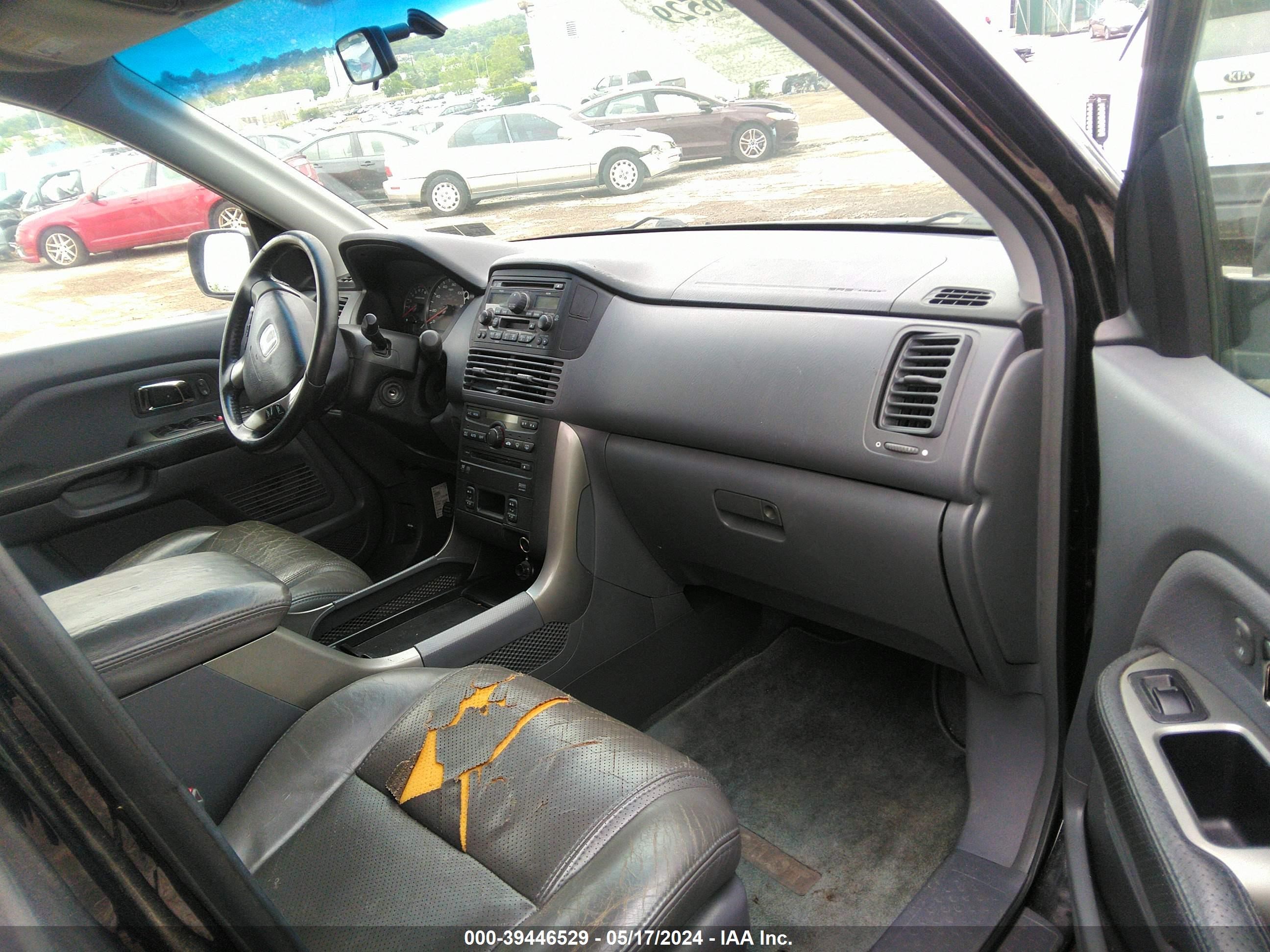 Photo 4 VIN: 5FNYF18604B011216 - HONDA PILOT 