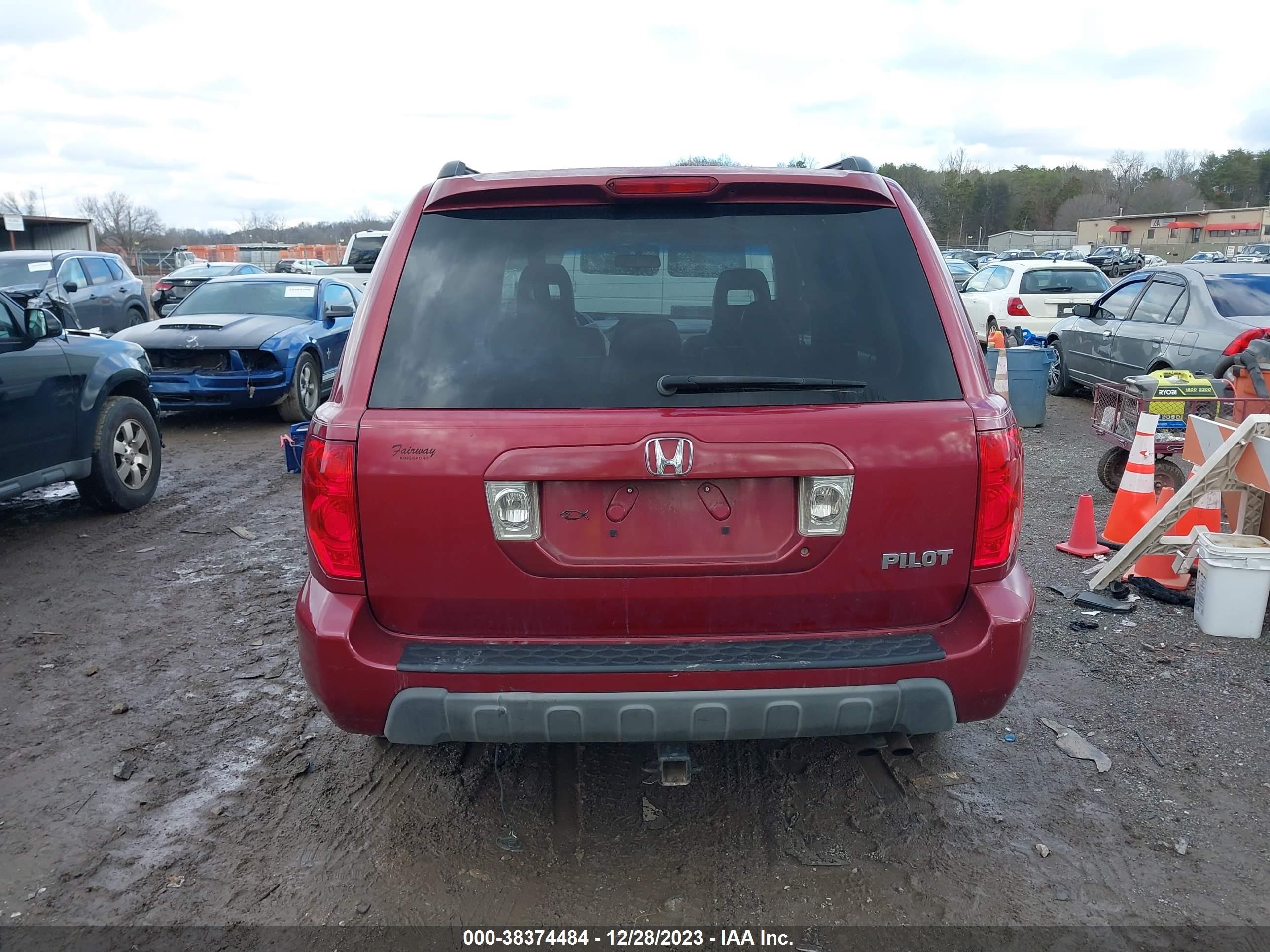 Photo 15 VIN: 5FNYF18605B067707 - HONDA PILOT 