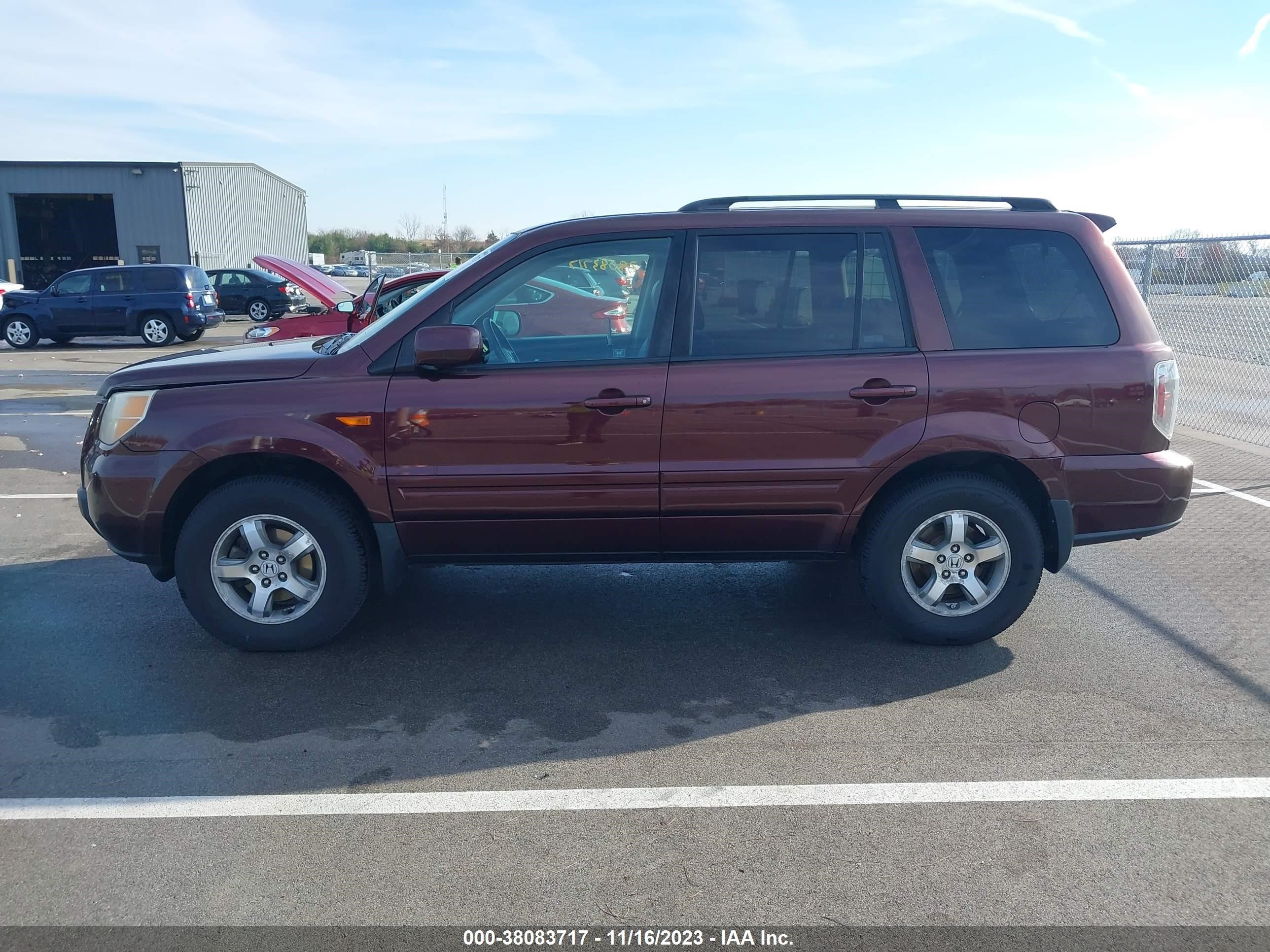 Photo 14 VIN: 5FNYF18607B015237 - HONDA PILOT 