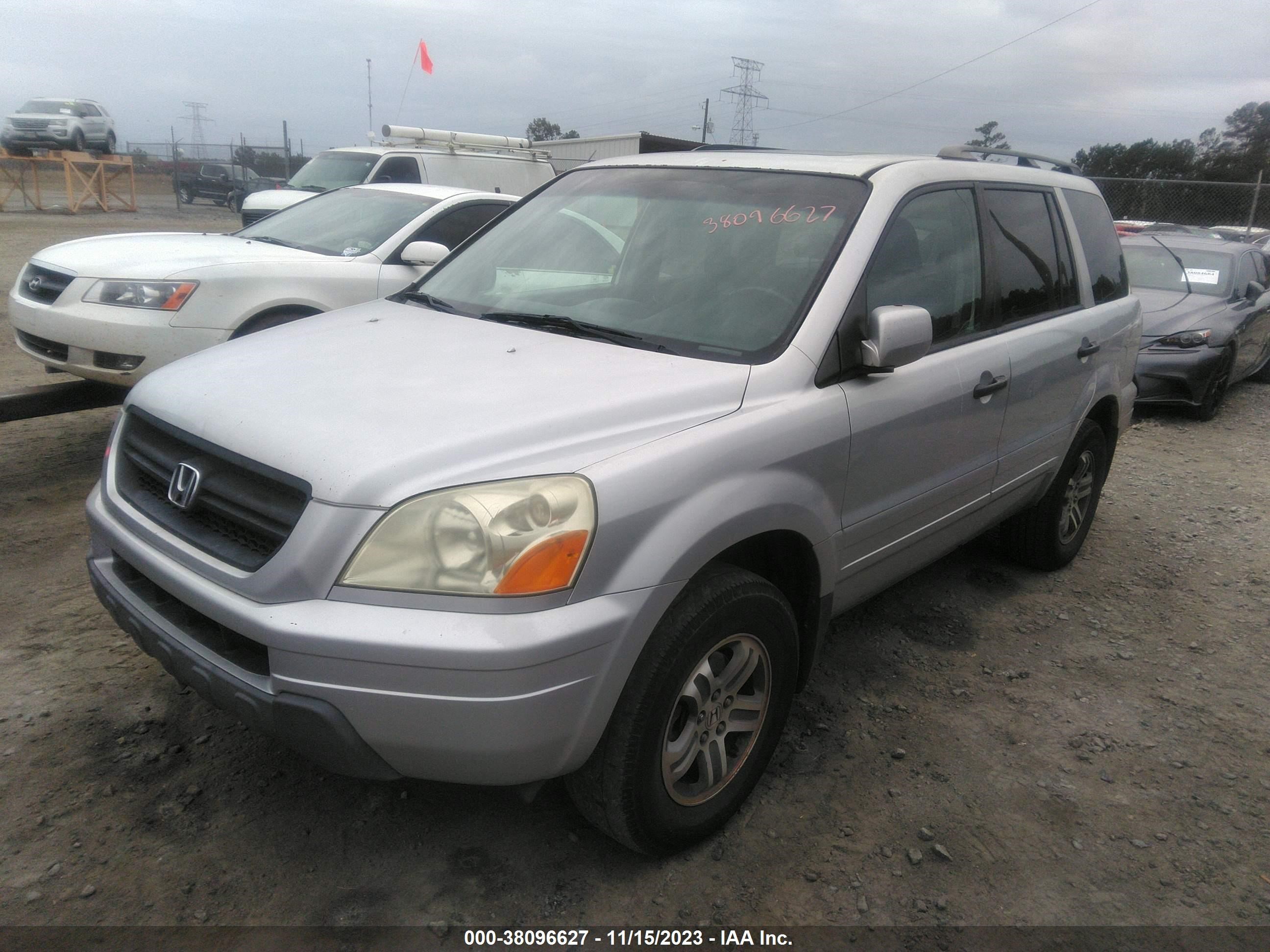 Photo 1 VIN: 5FNYF18615B015809 - HONDA PILOT 