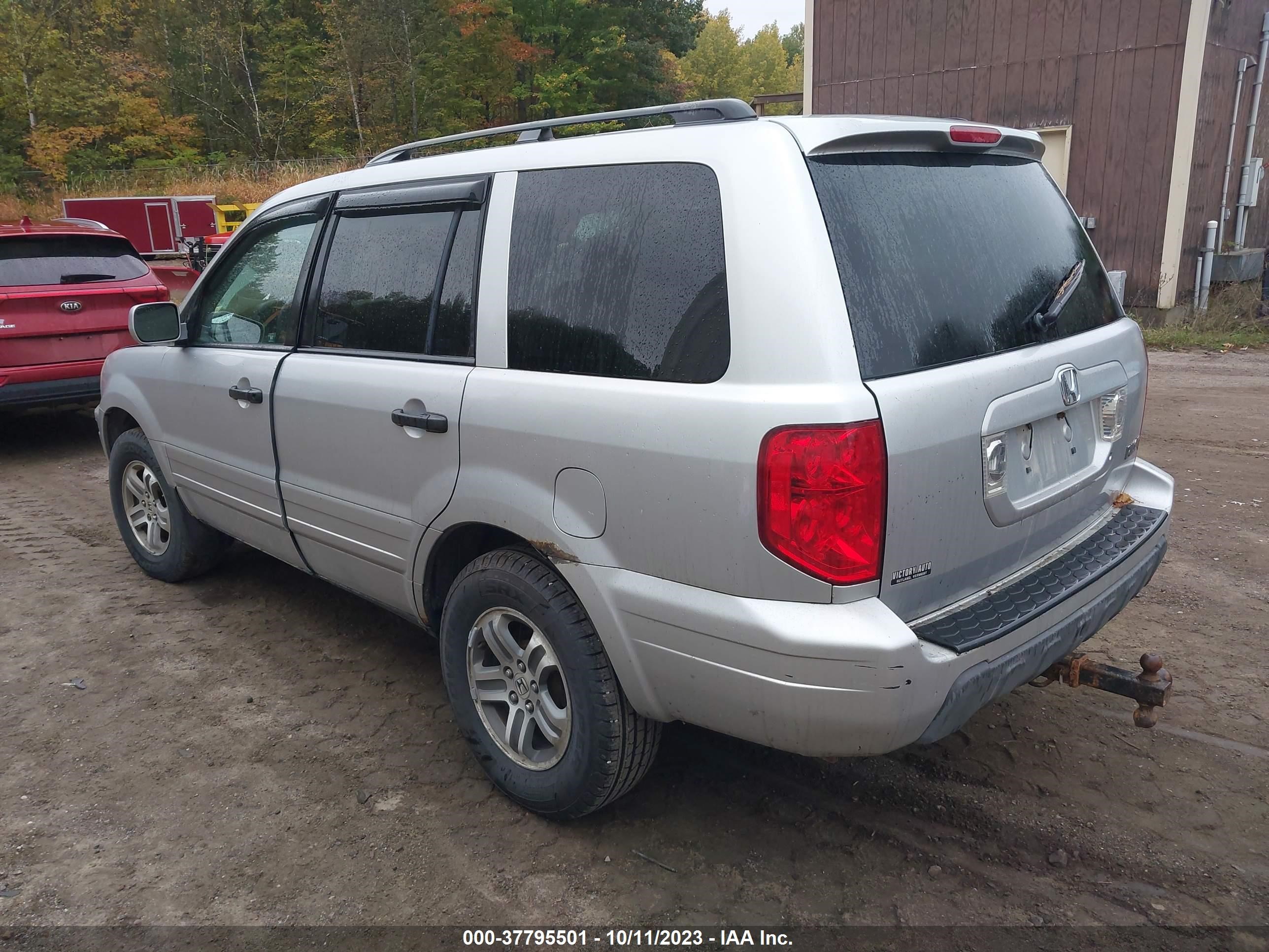 Photo 2 VIN: 5FNYF18615B062757 - HONDA PILOT 