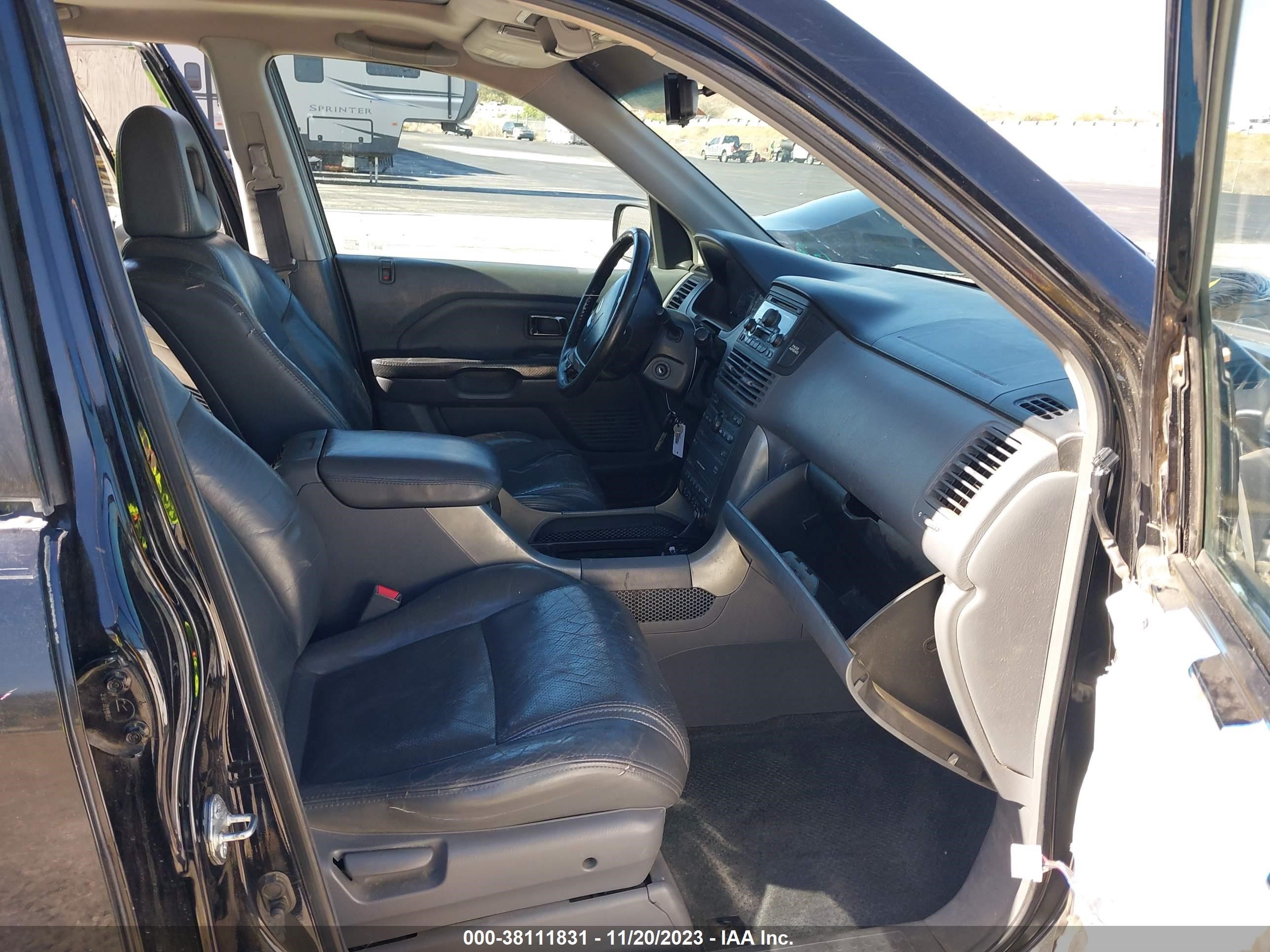 Photo 4 VIN: 5FNYF18625B015916 - HONDA PILOT 