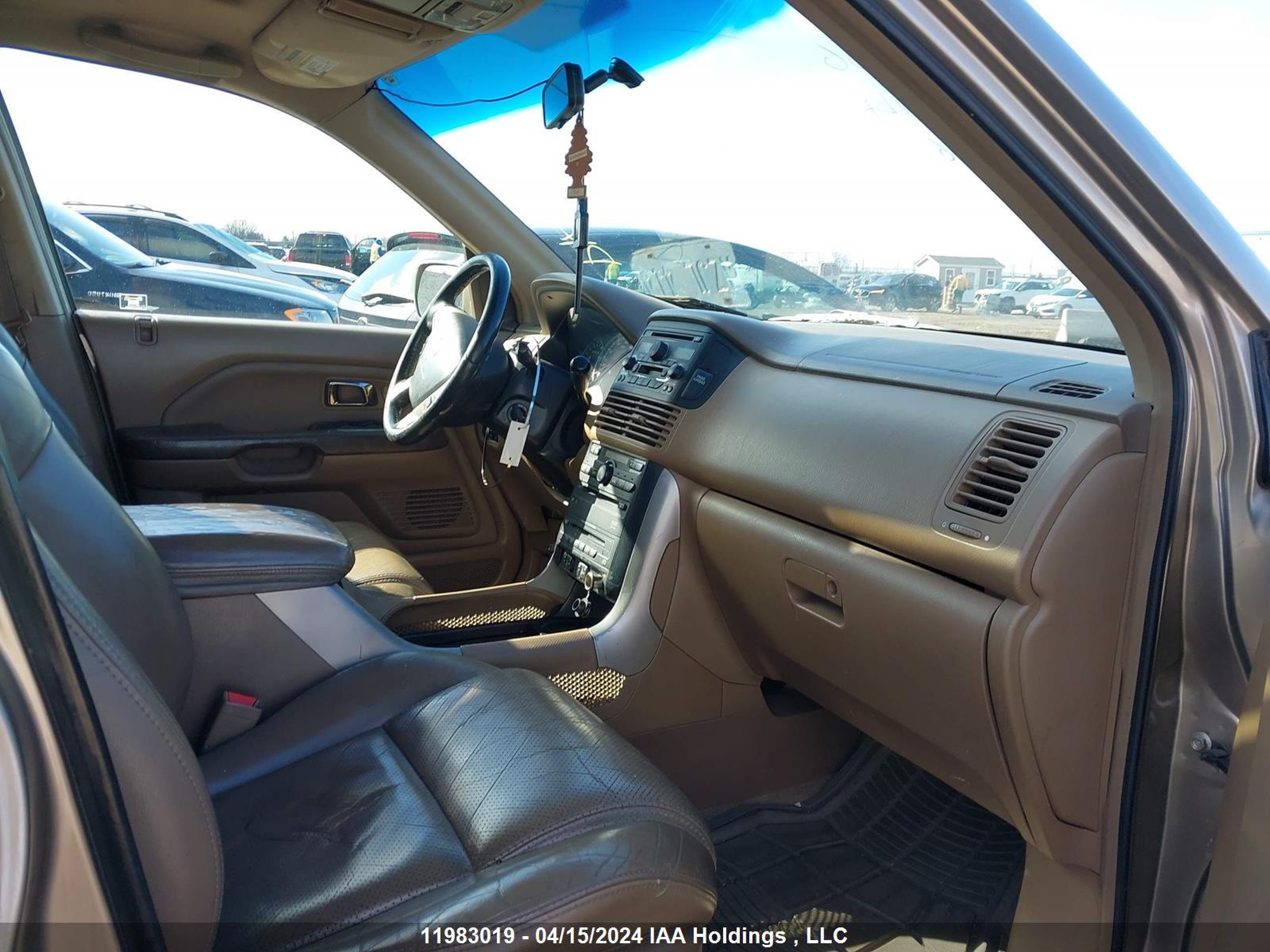 Photo 4 VIN: 5FNYF18645B027856 - HONDA PILOT 