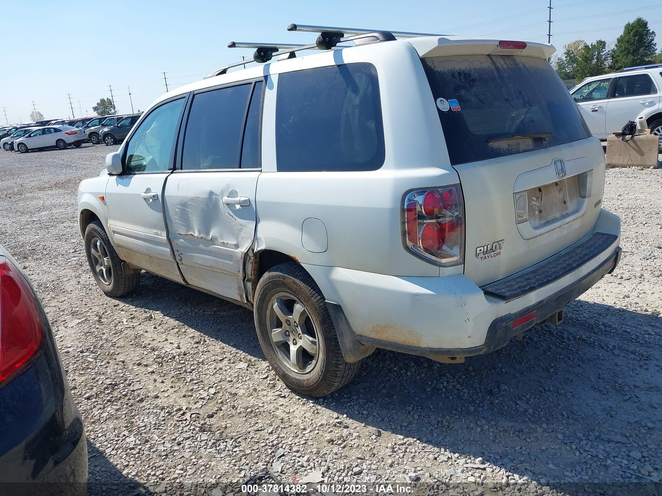 Photo 2 VIN: 5FNYF18646B018298 - HONDA PILOT 