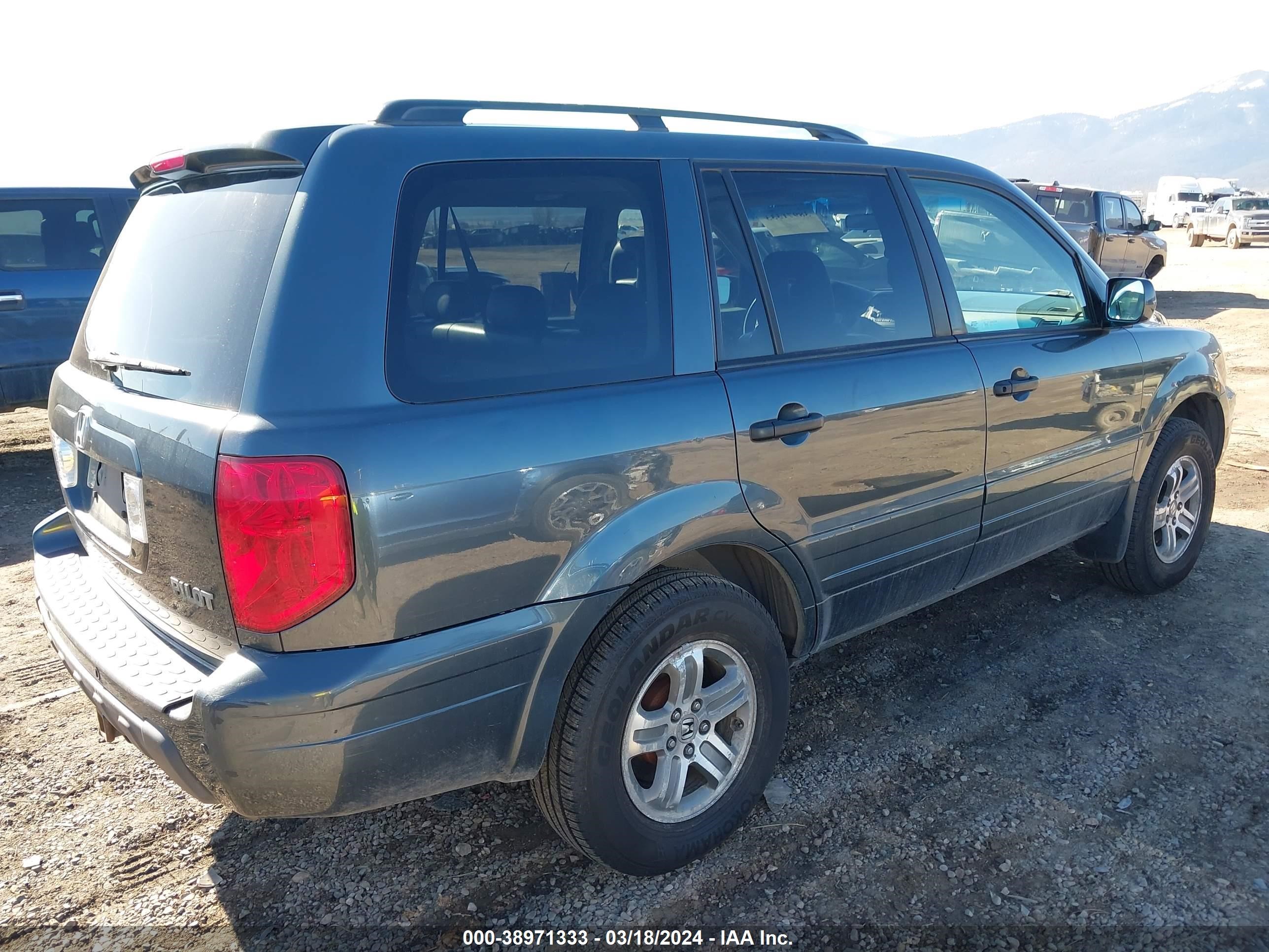 Photo 3 VIN: 5FNYF18655B023251 - HONDA PILOT 