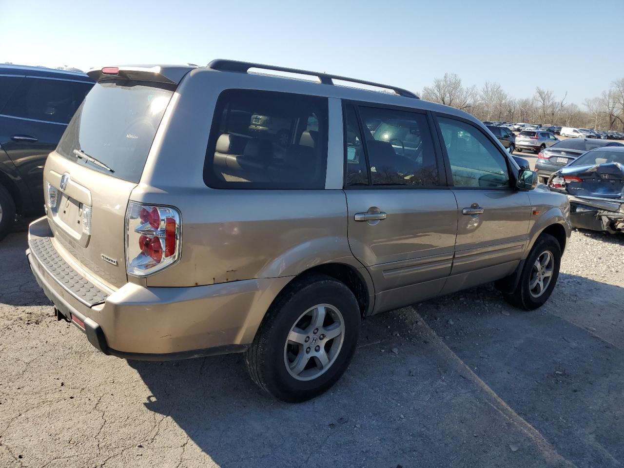 Photo 2 VIN: 5FNYF18657B009899 - HONDA PILOT 