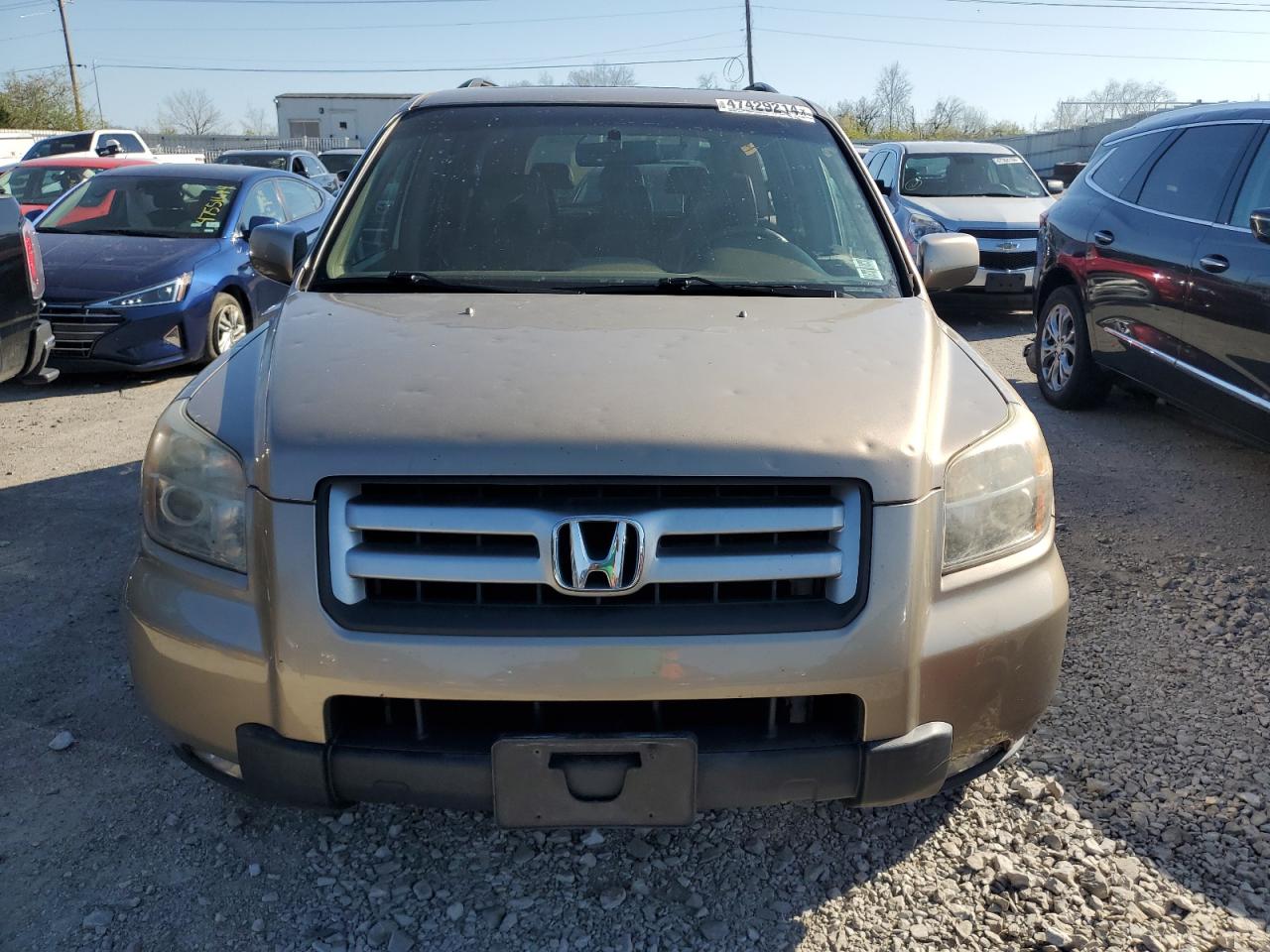 Photo 4 VIN: 5FNYF18657B009899 - HONDA PILOT 