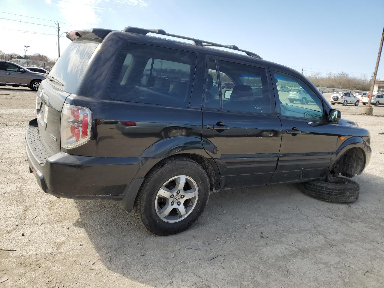 Photo 2 VIN: 5FNYF18658B009435 - HONDA PILOT 