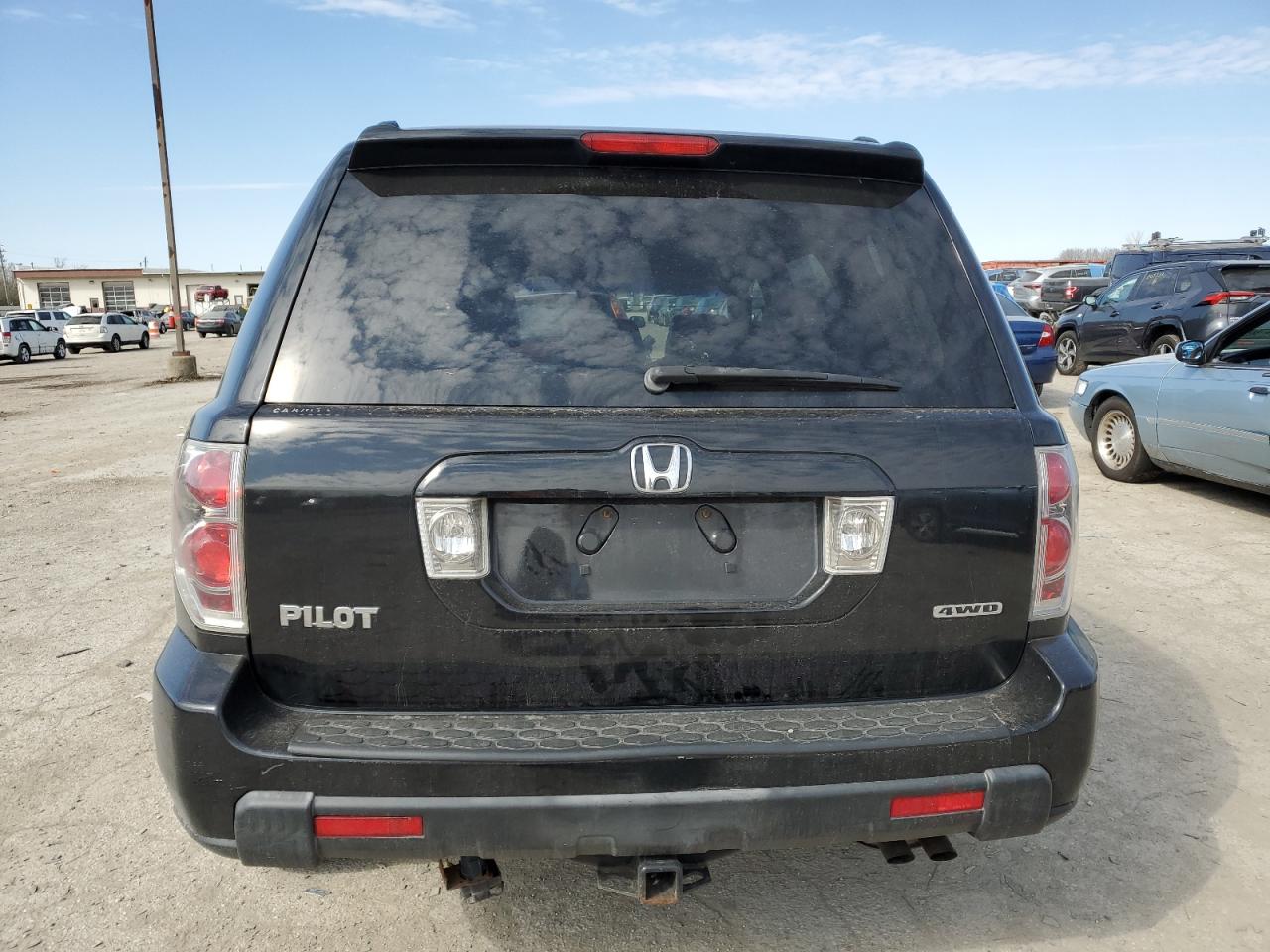 Photo 5 VIN: 5FNYF18658B009435 - HONDA PILOT 