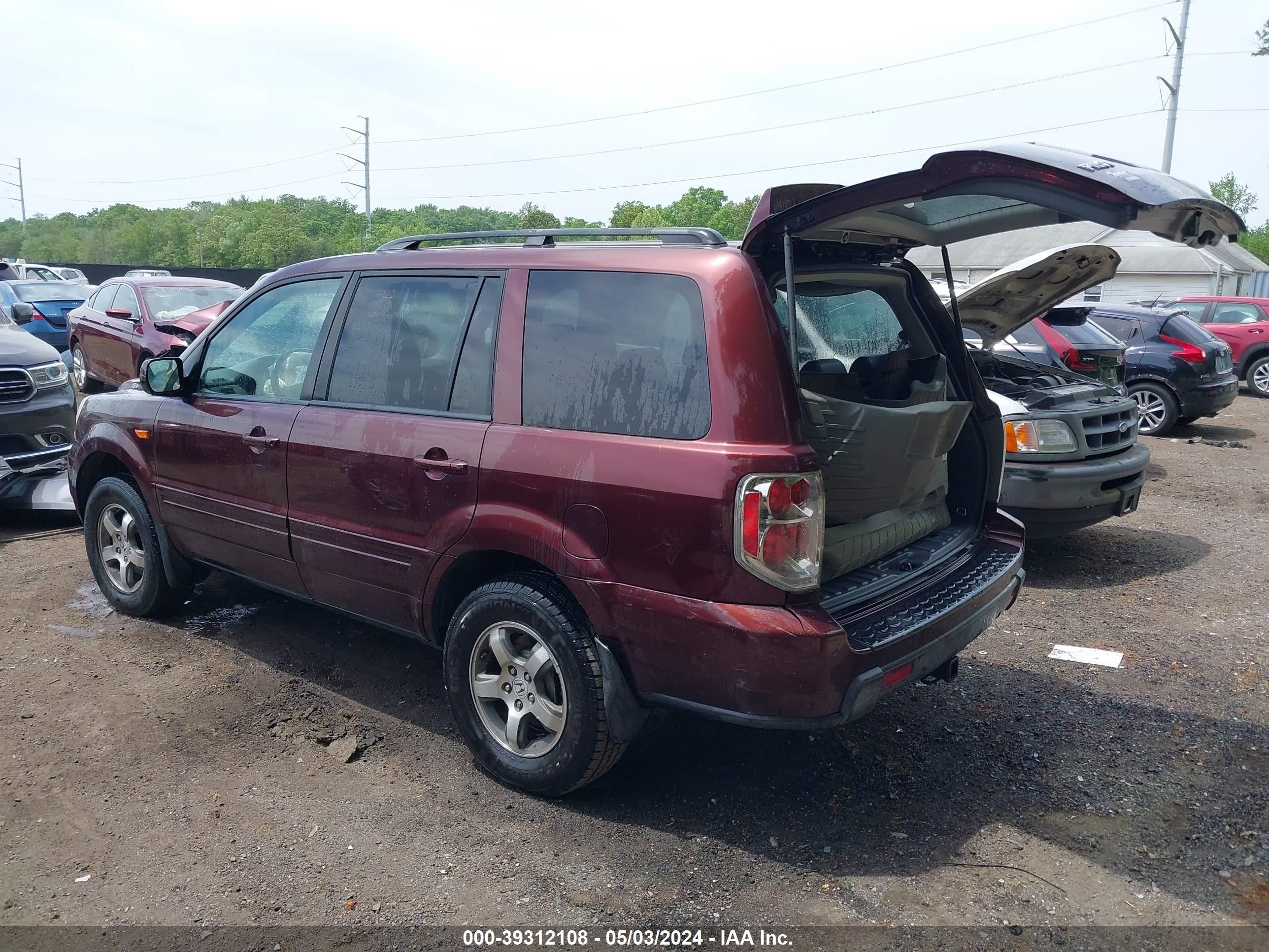 Photo 2 VIN: 5FNYF18658B050339 - HONDA PILOT 