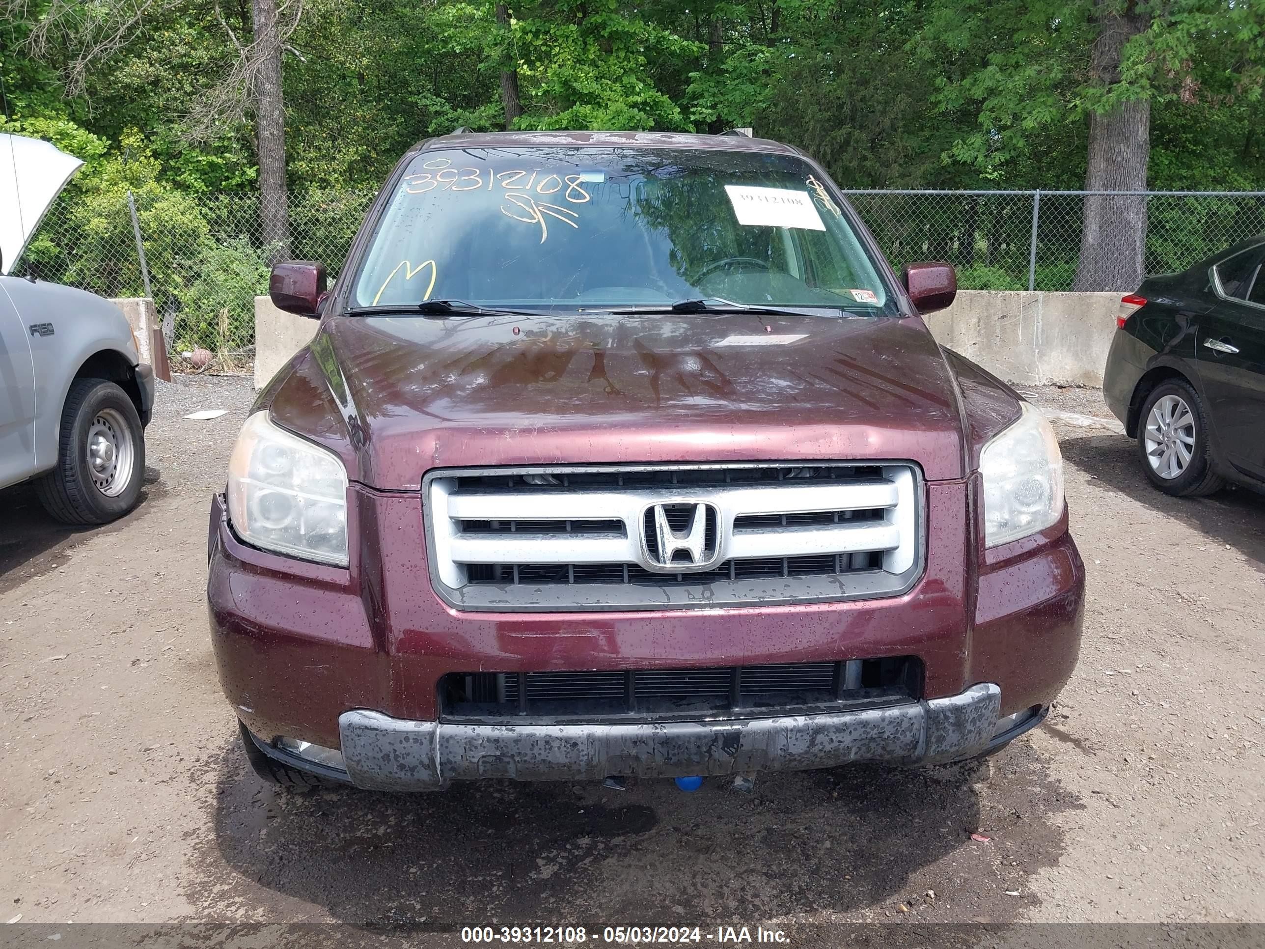 Photo 5 VIN: 5FNYF18658B050339 - HONDA PILOT 