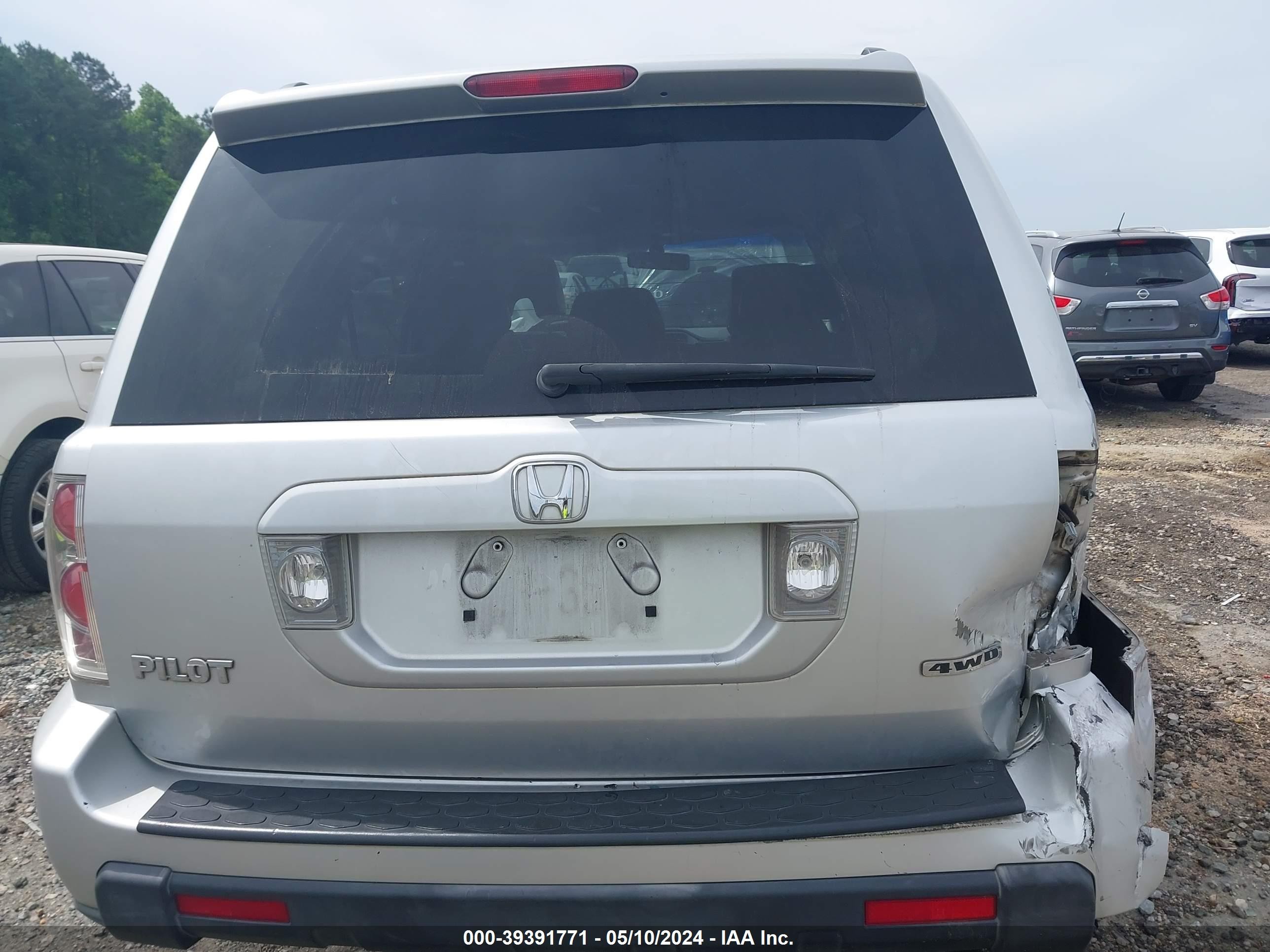 Photo 16 VIN: 5FNYF18666B014432 - HONDA PILOT 