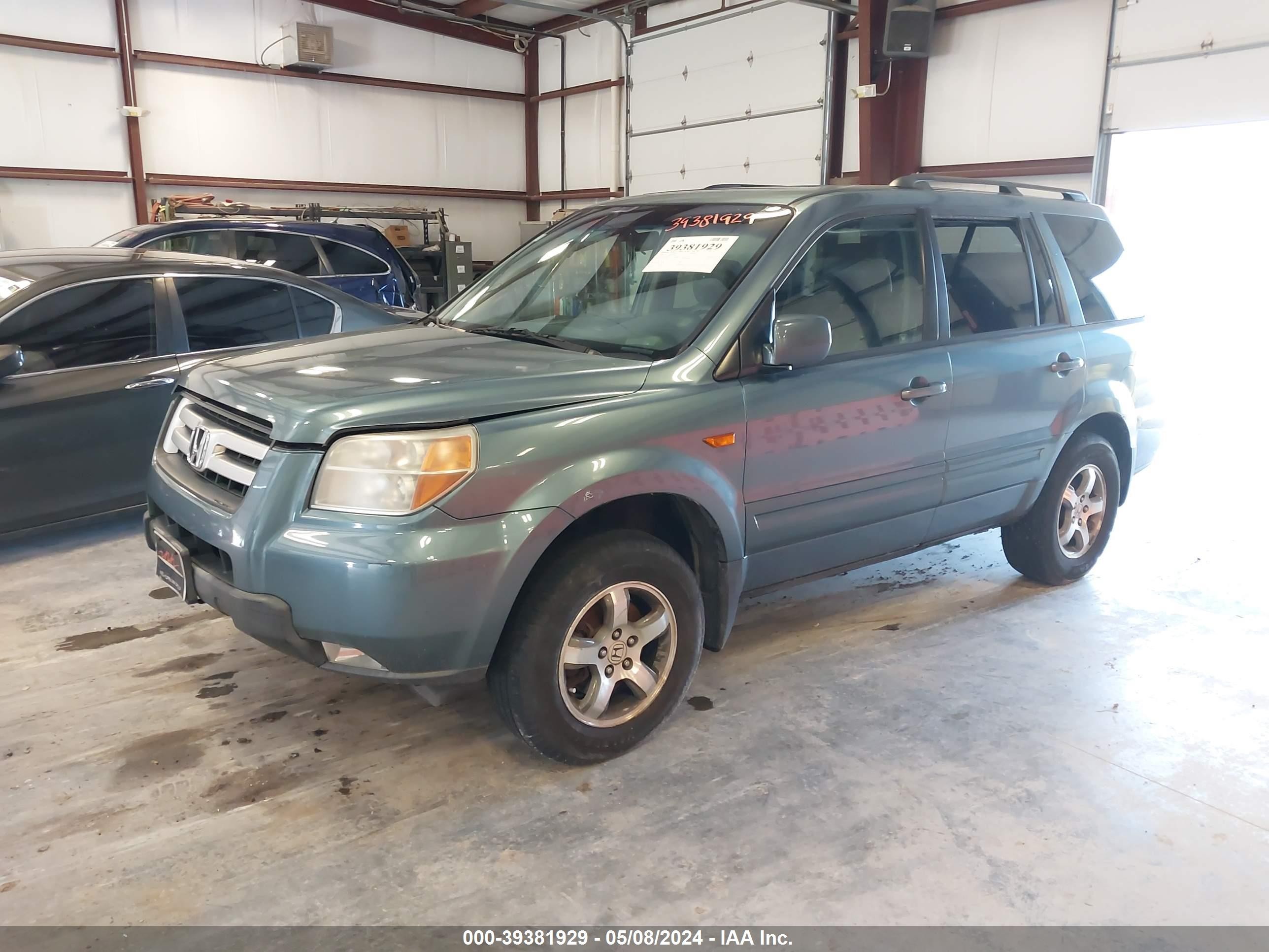 Photo 1 VIN: 5FNYF18668B012456 - HONDA PILOT 