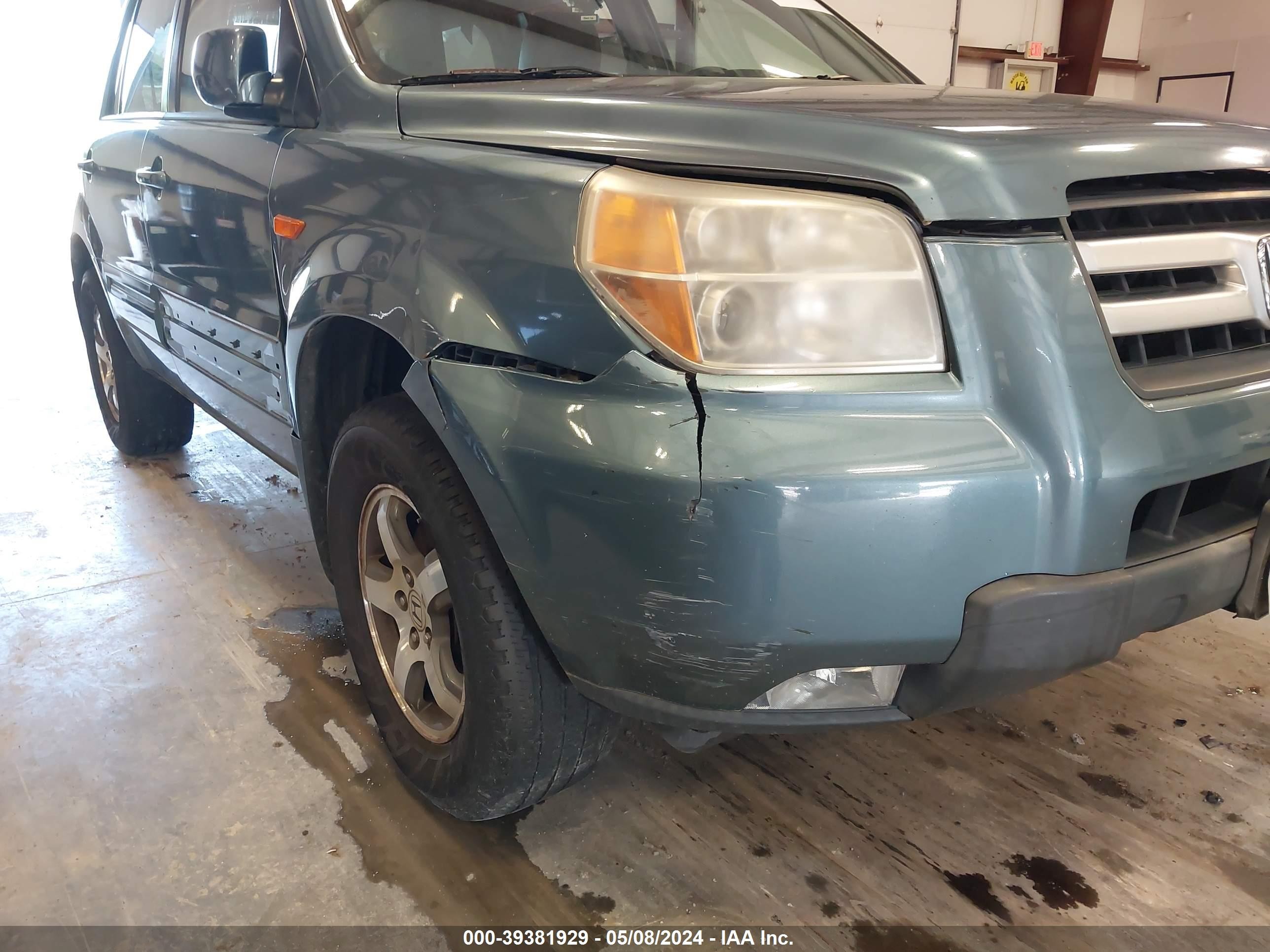 Photo 11 VIN: 5FNYF18668B012456 - HONDA PILOT 